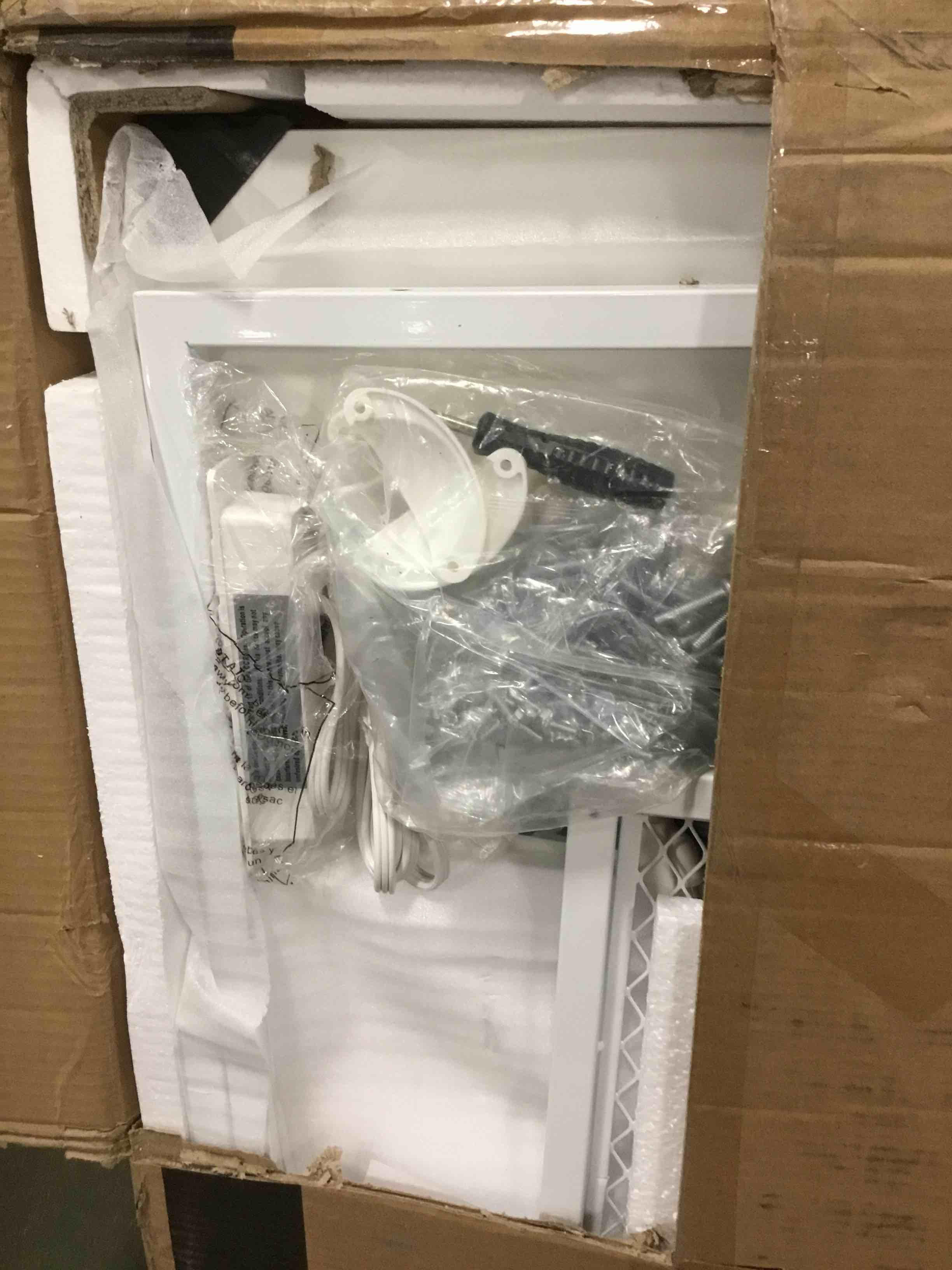 https://s3.amazonaws.com/lotting-images-prod/bidfta/BRN1981711_1743168227410.jpeg