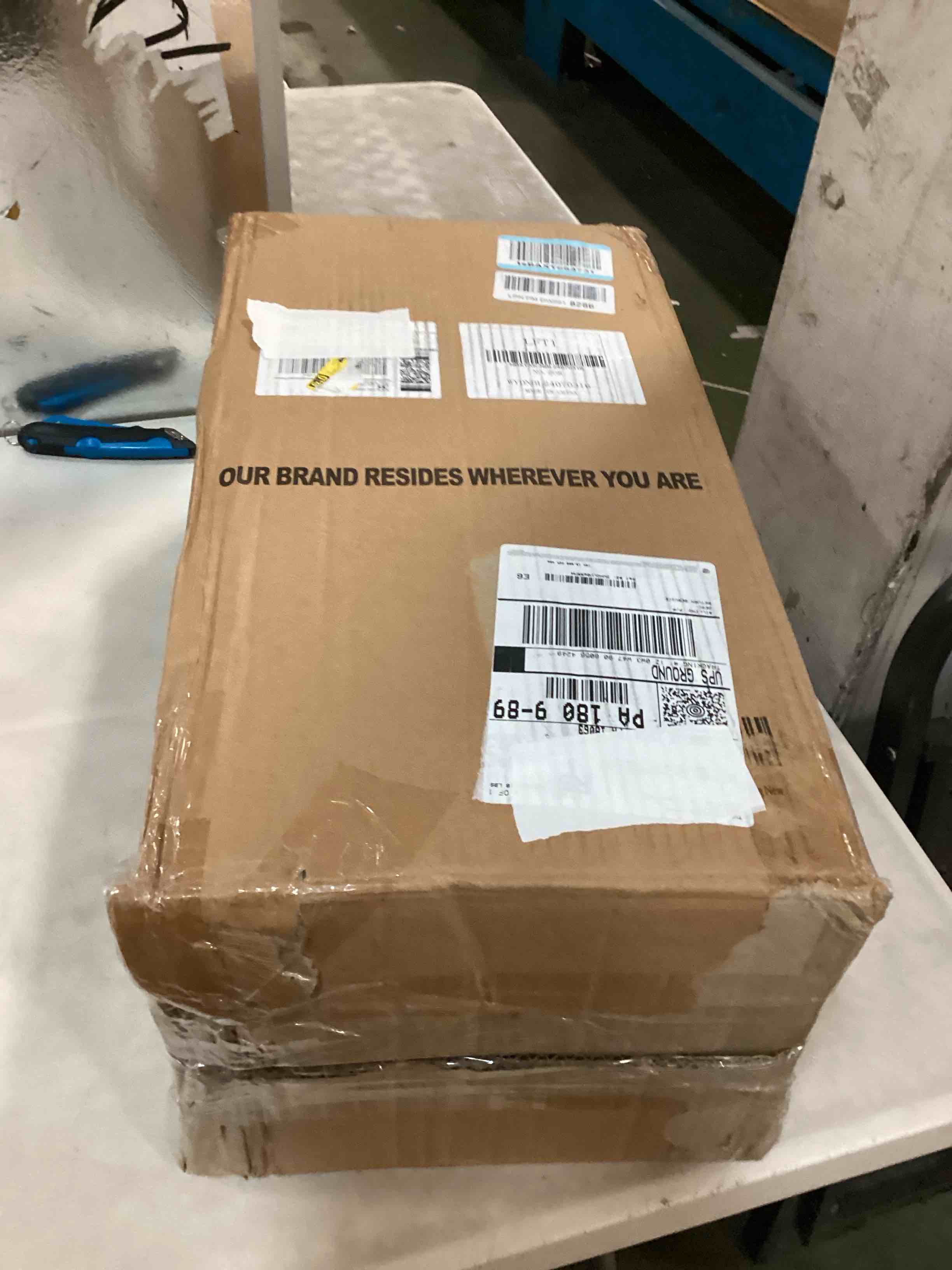 https://s3.amazonaws.com/lotting-images-prod/bidfta/BRN1984792_1746102070972.jpeg