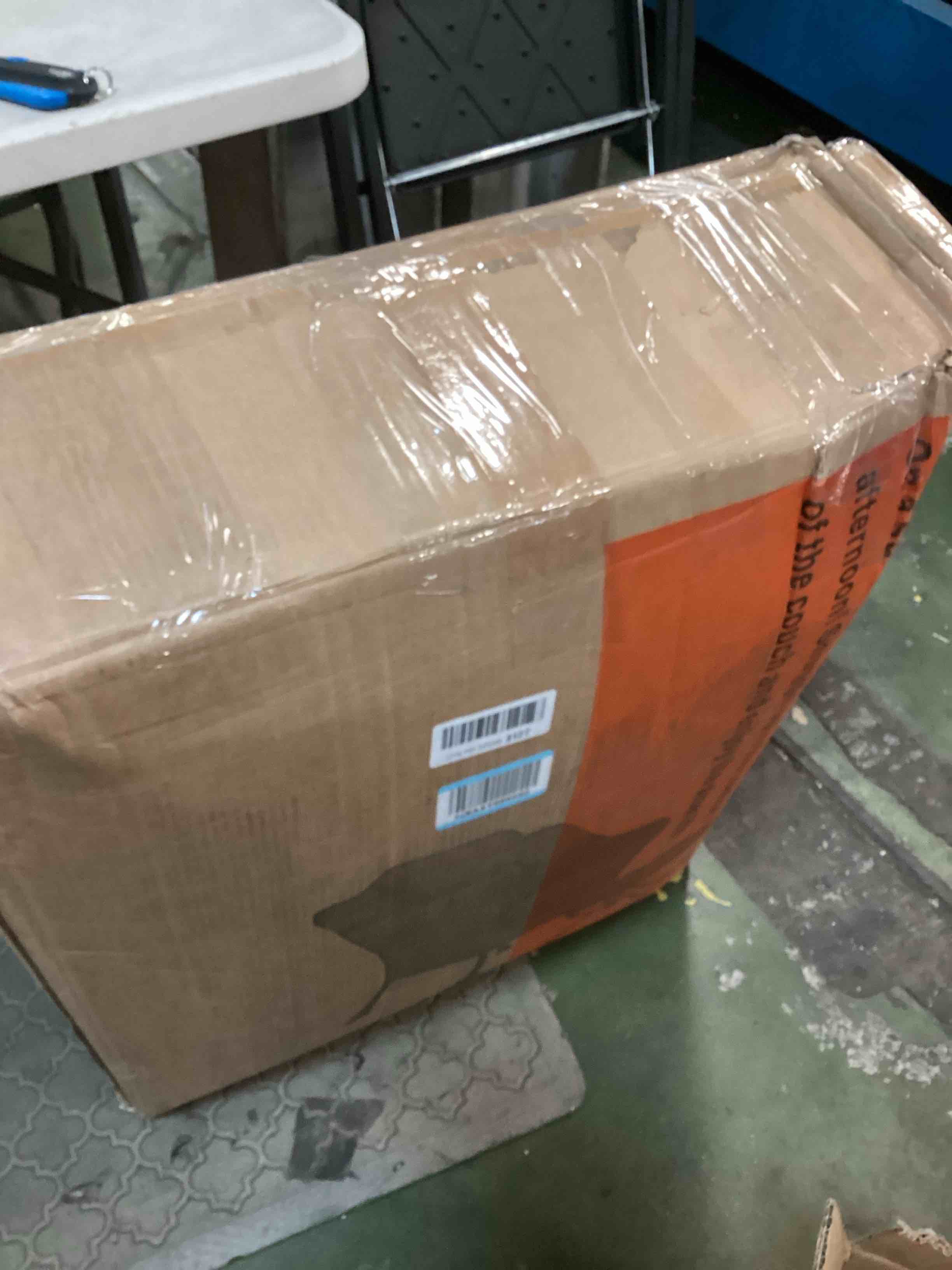 https://s3.amazonaws.com/lotting-images-prod/bidfta/BRN1984813_1746104266315.jpeg