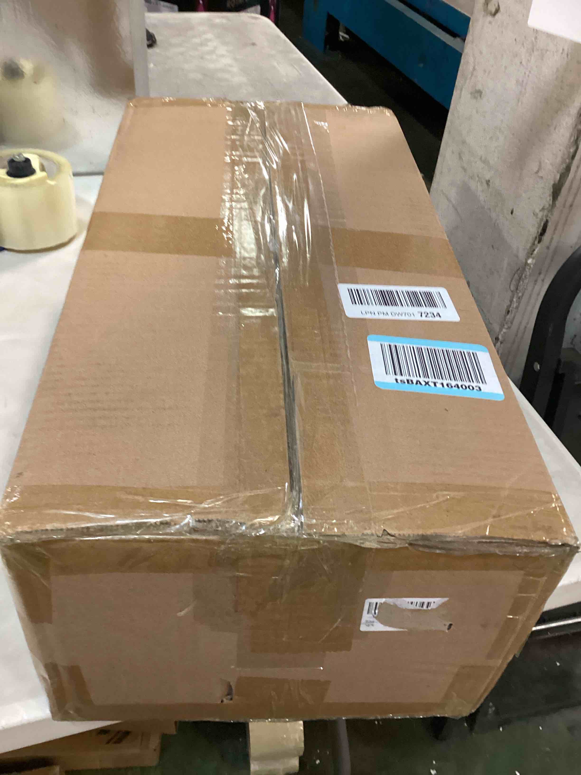 https://s3.amazonaws.com/lotting-images-prod/bidfta/BRN1984814_1746104352830.jpeg