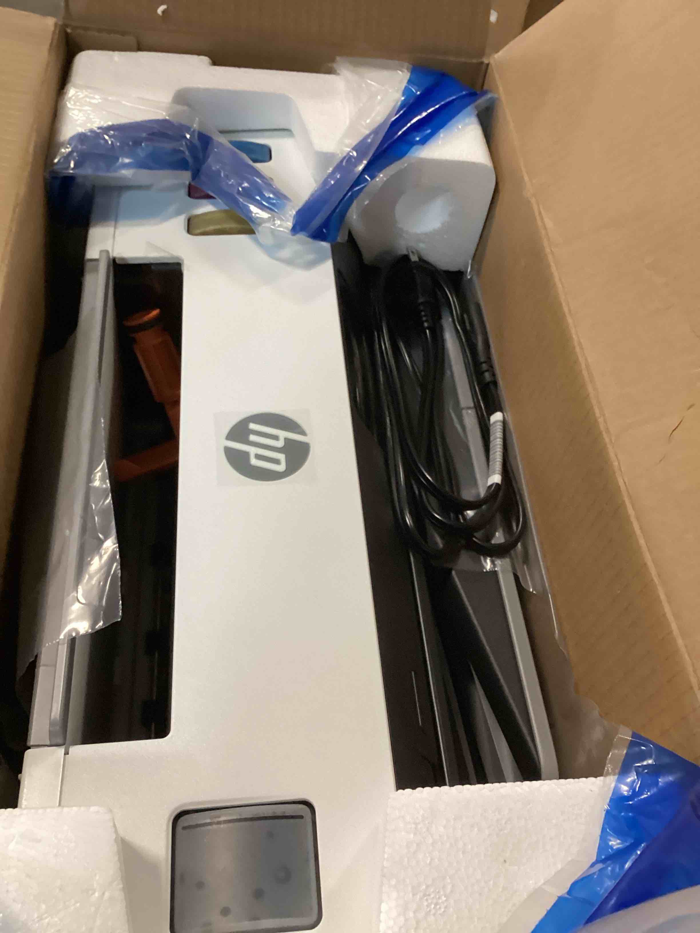 https://s3.amazonaws.com/lotting-images-prod/bidfta/BRN1985473_1746534652160.jpeg