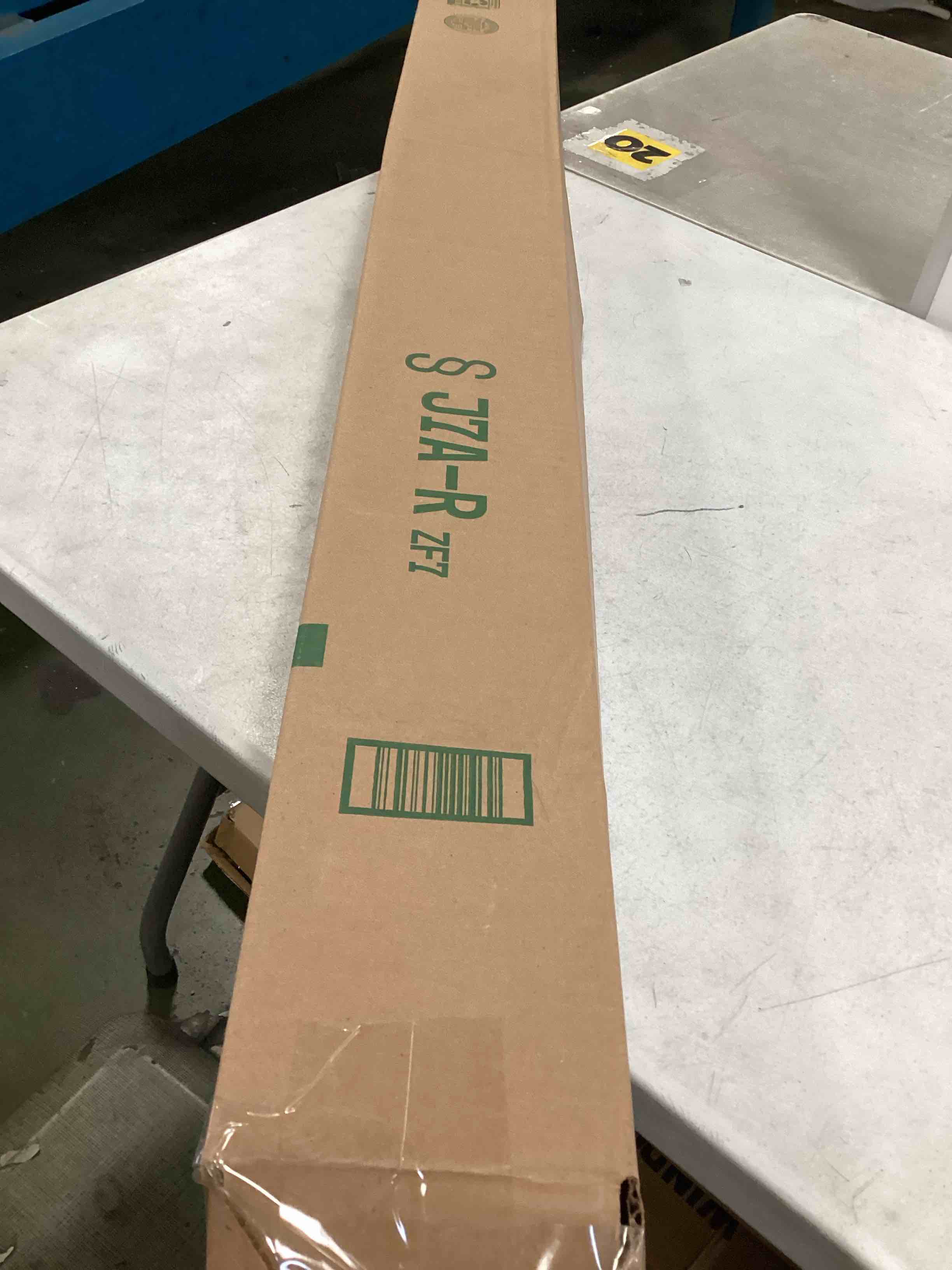 https://s3.amazonaws.com/lotting-images-prod/bidfta/BRN1985753_1746624177981.jpeg