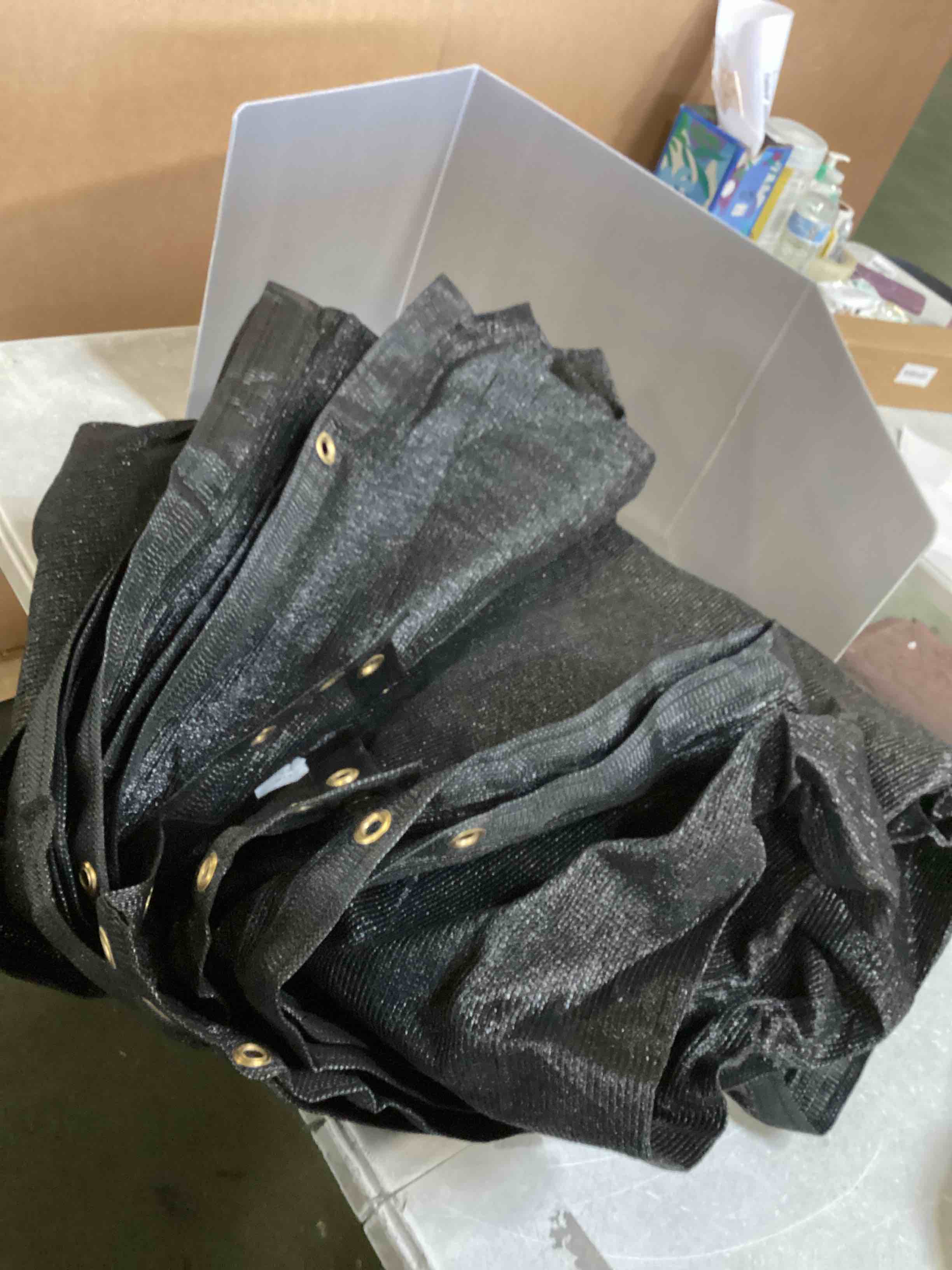 https://s3.amazonaws.com/lotting-images-prod/bidfta/BRN1990415_1745324880927.jpeg