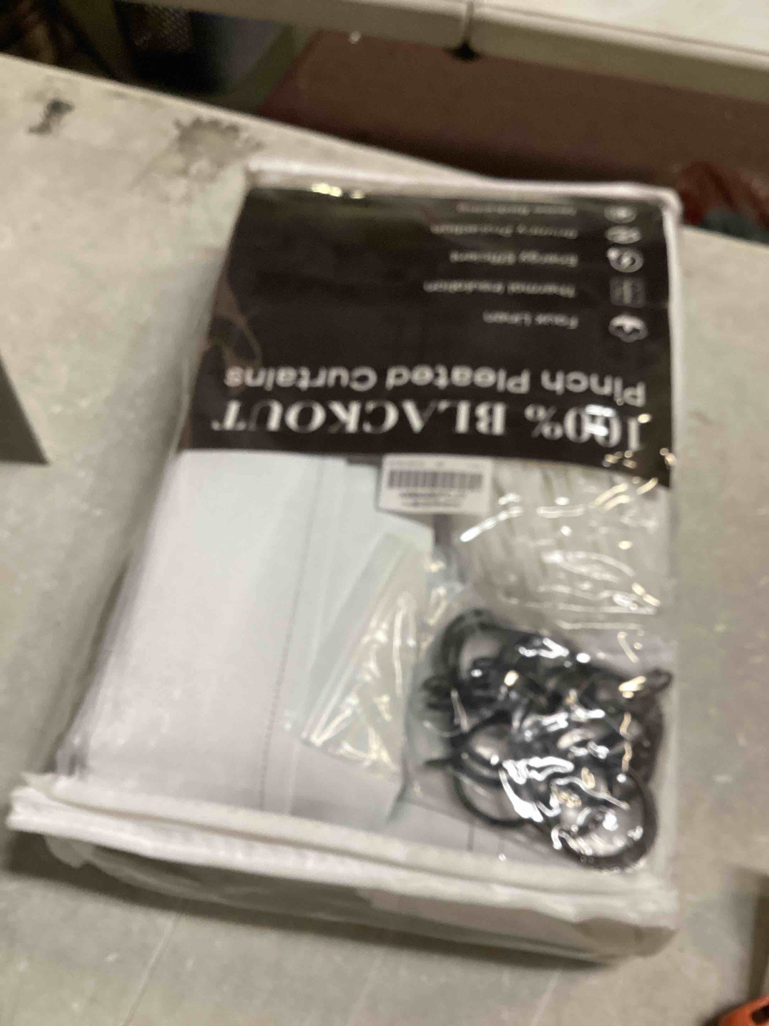 https://s3.amazonaws.com/lotting-images-prod/bidfta/BRN1990513_1745334128409.jpeg