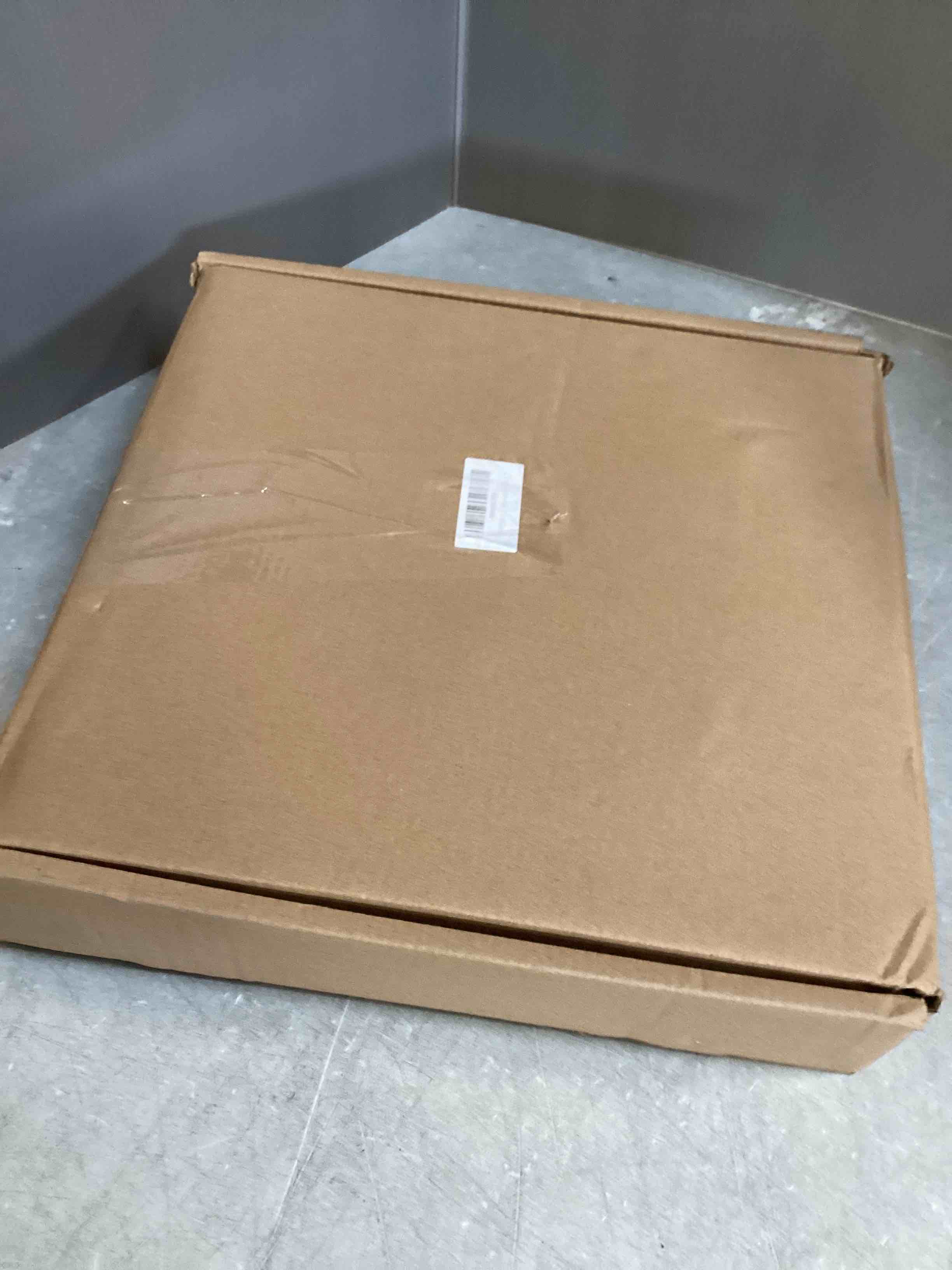 https://s3.amazonaws.com/lotting-images-prod/bidfta/BRN1991022_1745521111726.jpeg