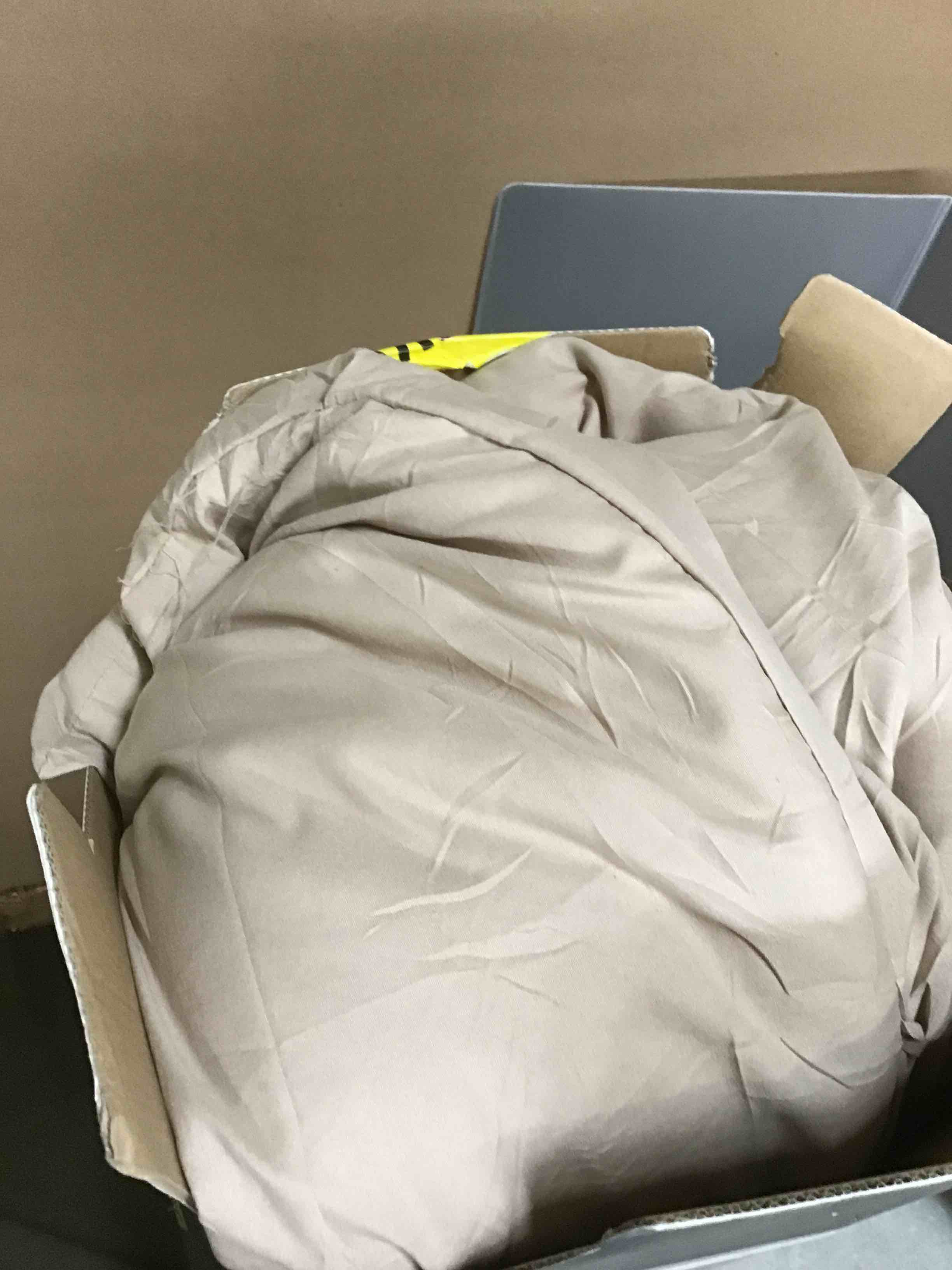 https://s3.amazonaws.com/lotting-images-prod/bidfta/BRN1991495_1745945705349.jpeg