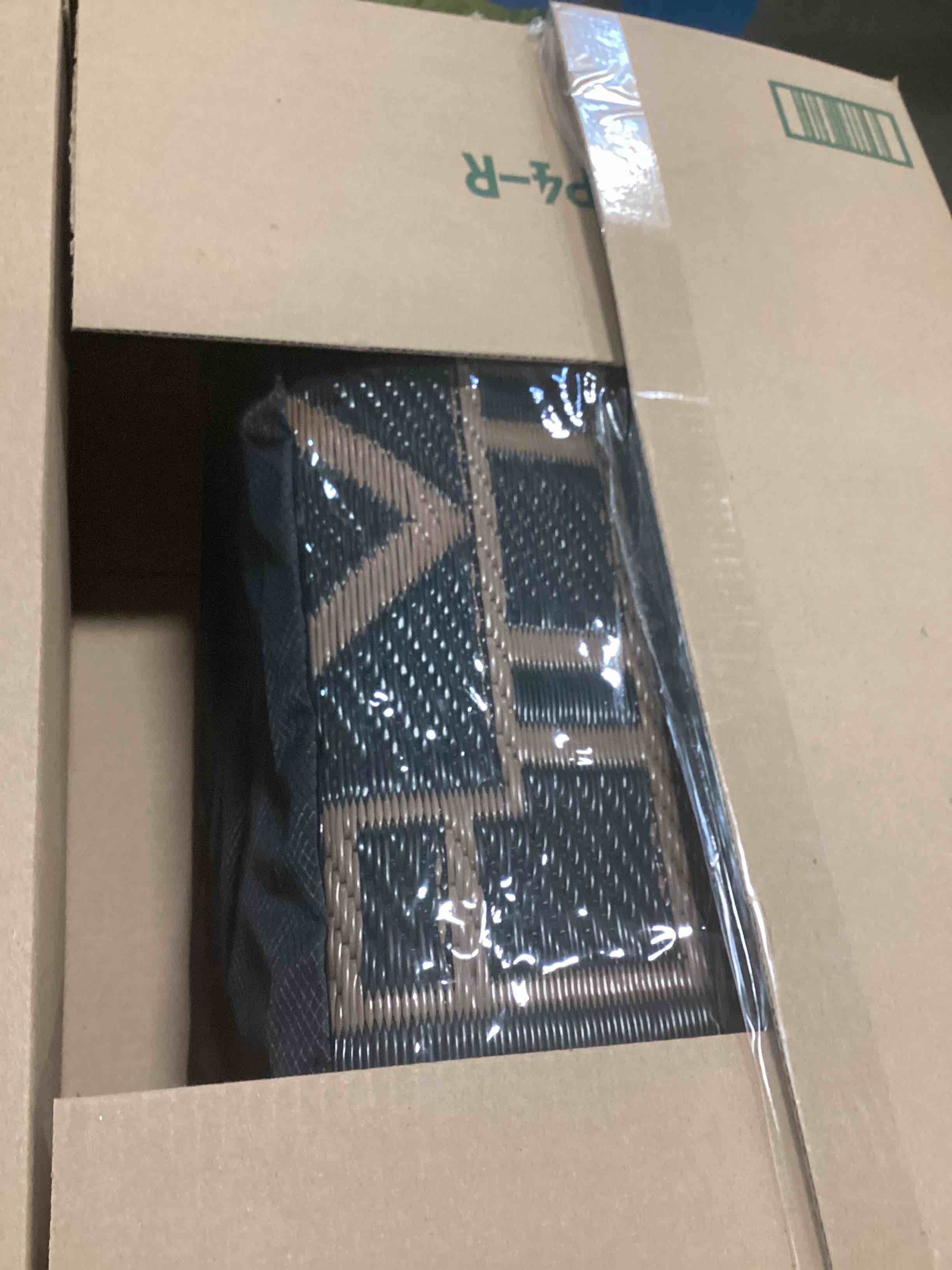 https://s3.amazonaws.com/lotting-images-prod/bidfta/BRN1992007_1746450063279.jpeg