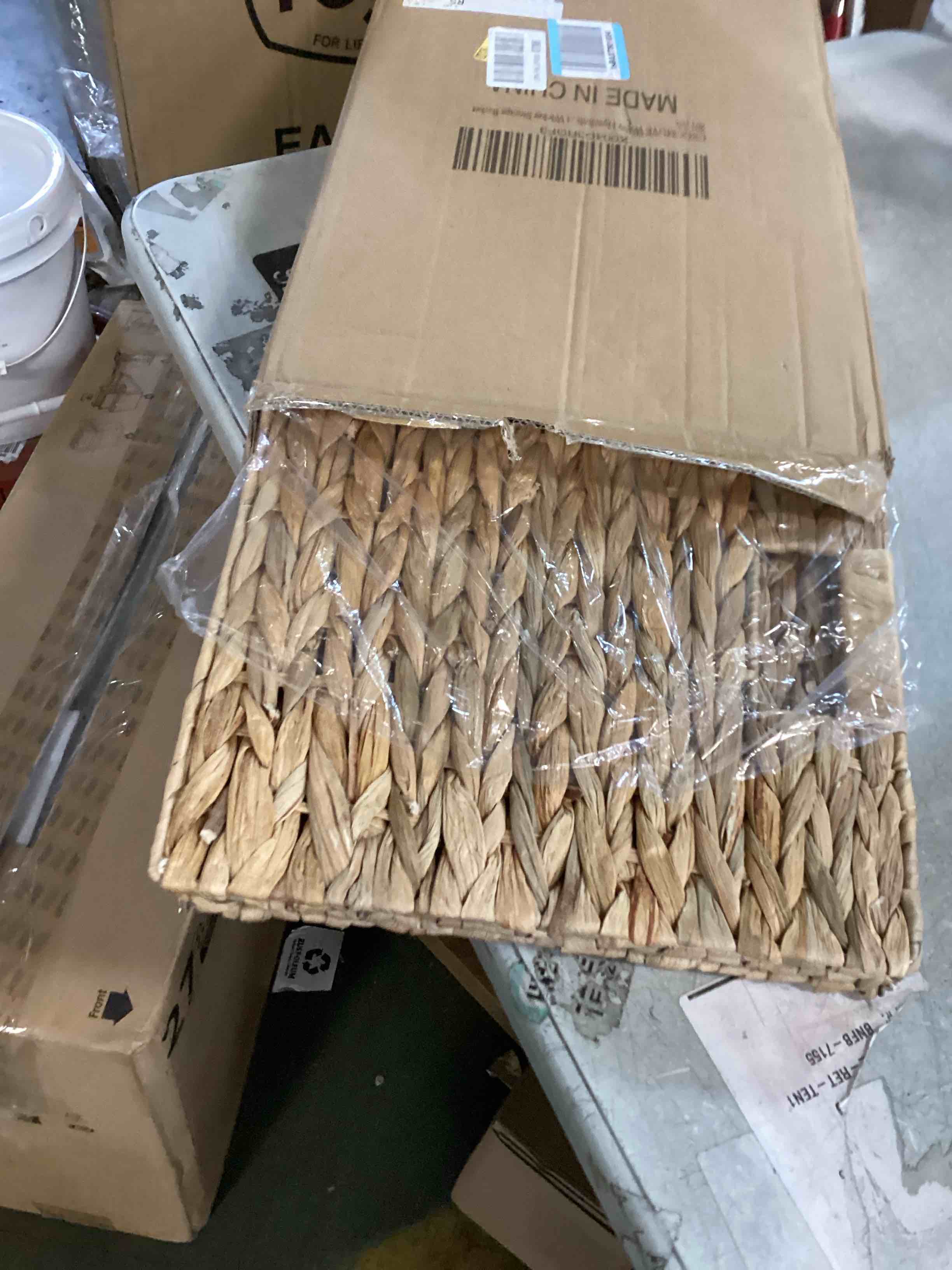 https://s3.amazonaws.com/lotting-images-prod/bidfta/BRN1992216_1746639906948.jpeg