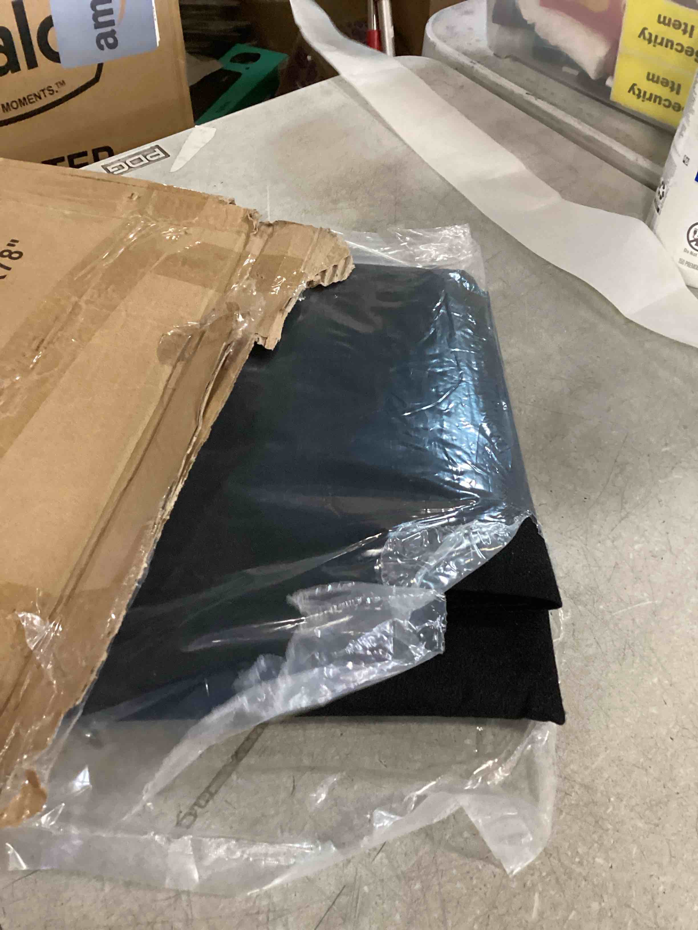 https://s3.amazonaws.com/lotting-images-prod/bidfta/BRN1992225_1746640999559.jpeg