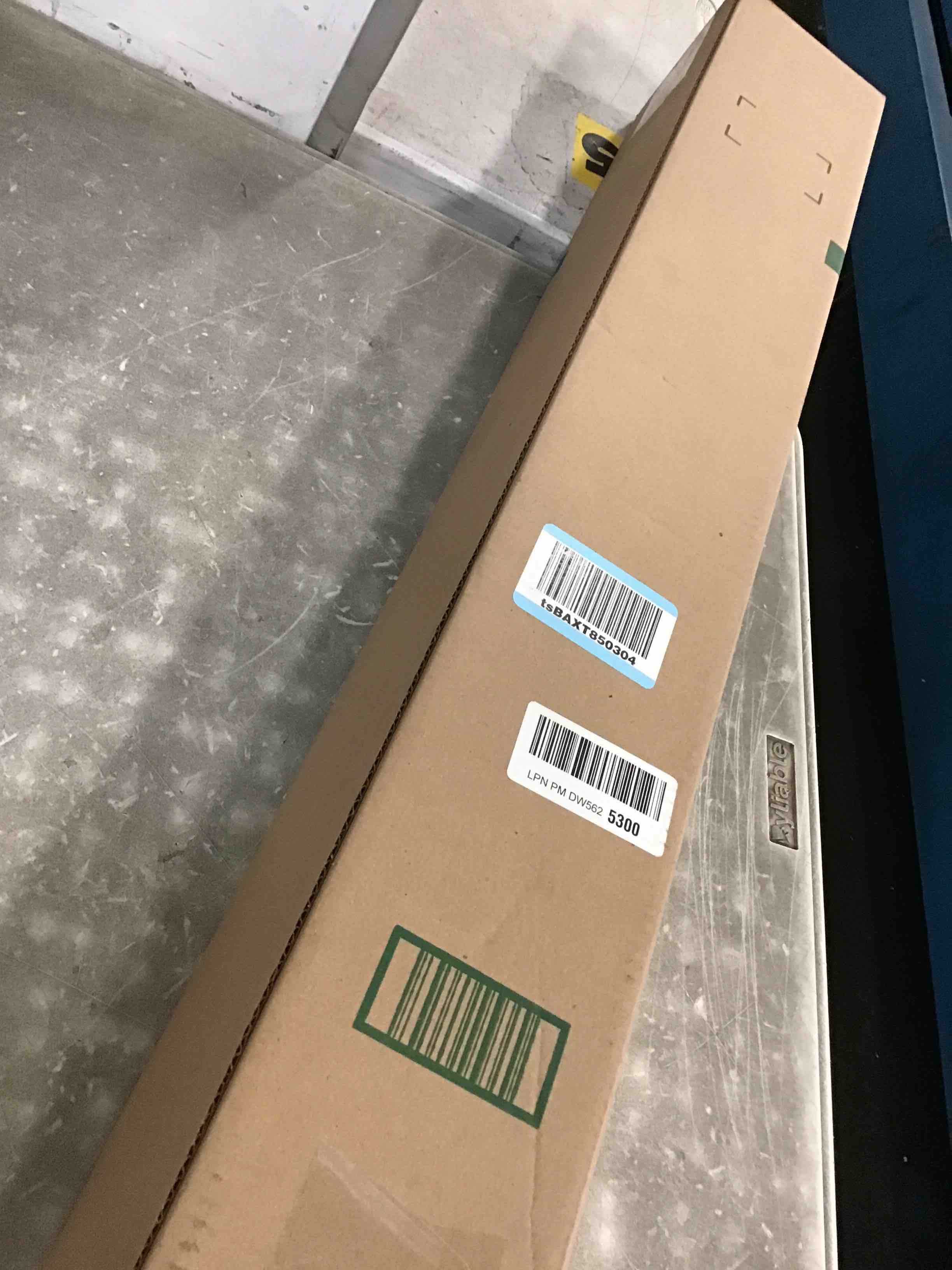 https://s3.amazonaws.com/lotting-images-prod/bidfta/BRN1994061_1746193470204.jpeg