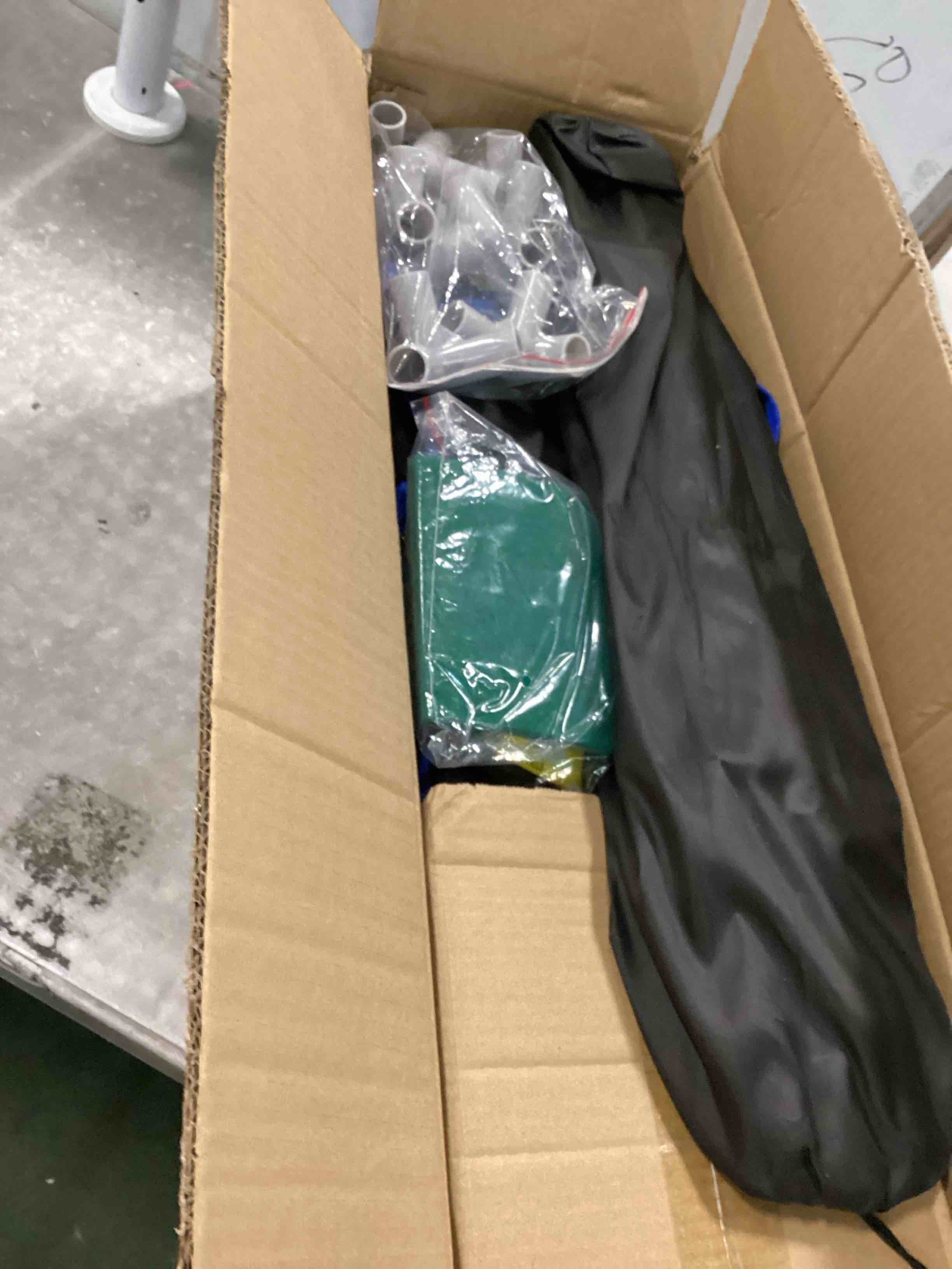 https://s3.amazonaws.com/lotting-images-prod/bidfta/BRN1994698_1747397454156.jpeg