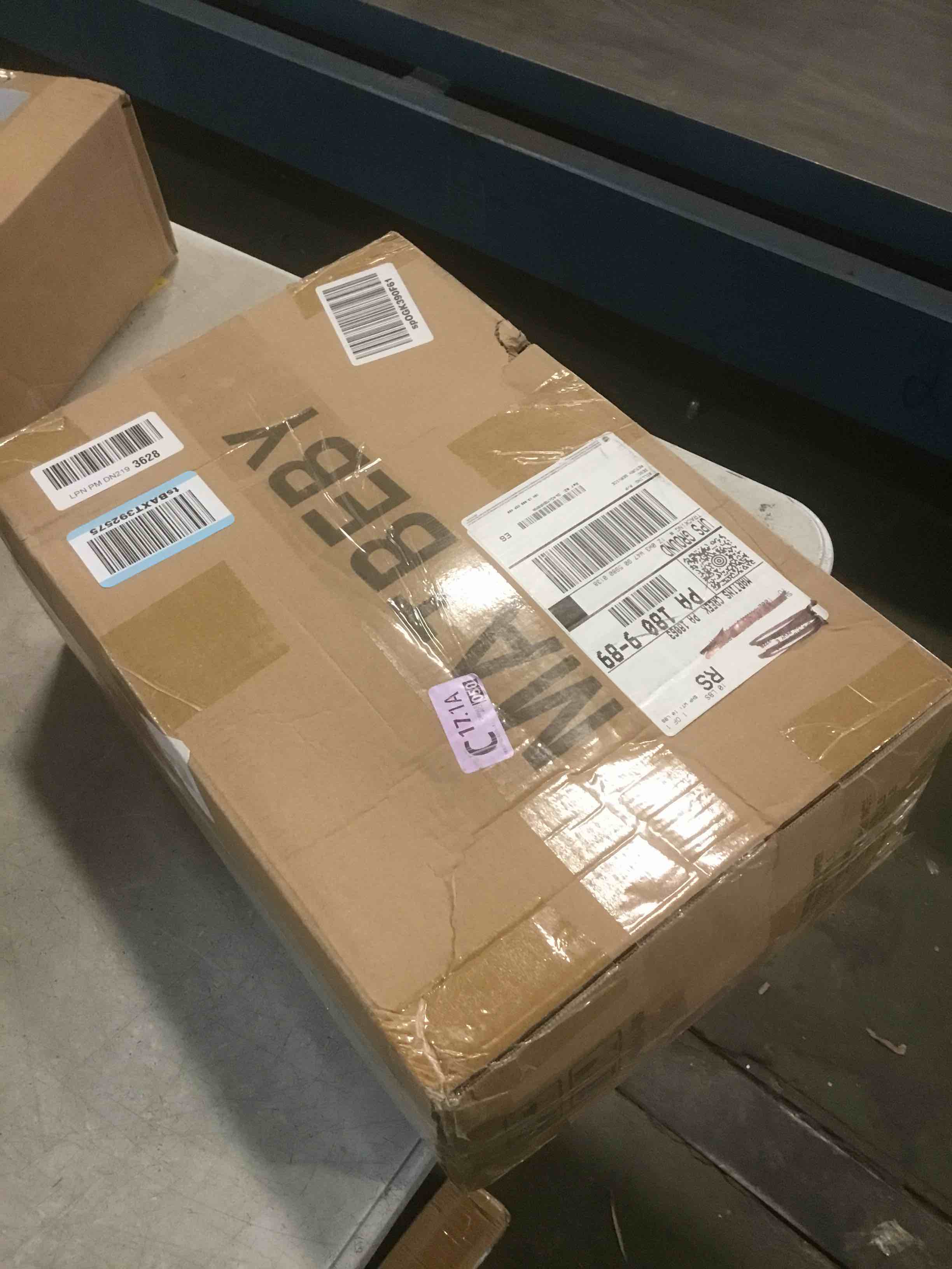 https://s3.amazonaws.com/lotting-images-prod/bidfta/BRN1996037_1744904833273.jpeg