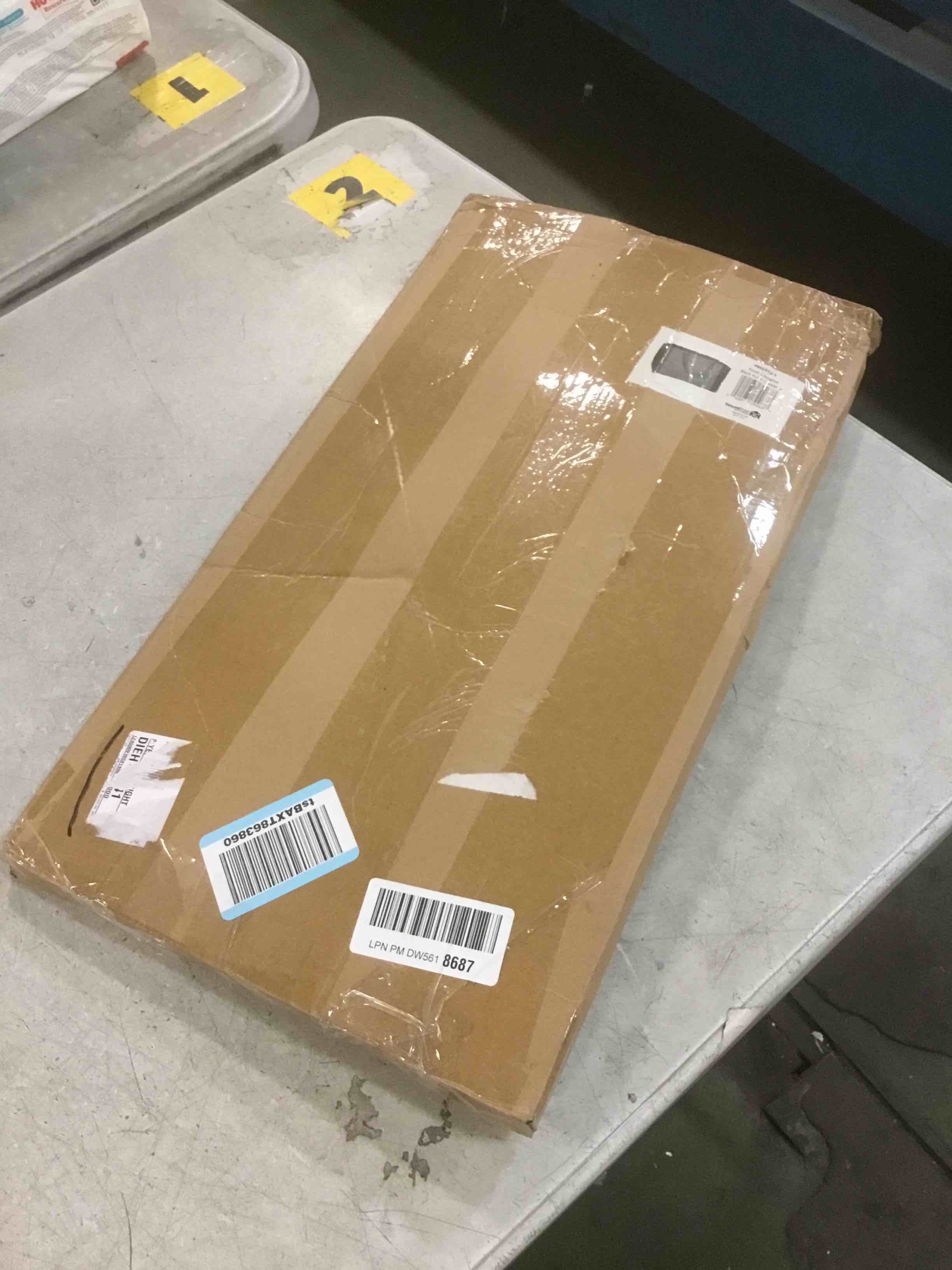 https://s3.amazonaws.com/lotting-images-prod/bidfta/BRN1997341_1746123463175.jpeg