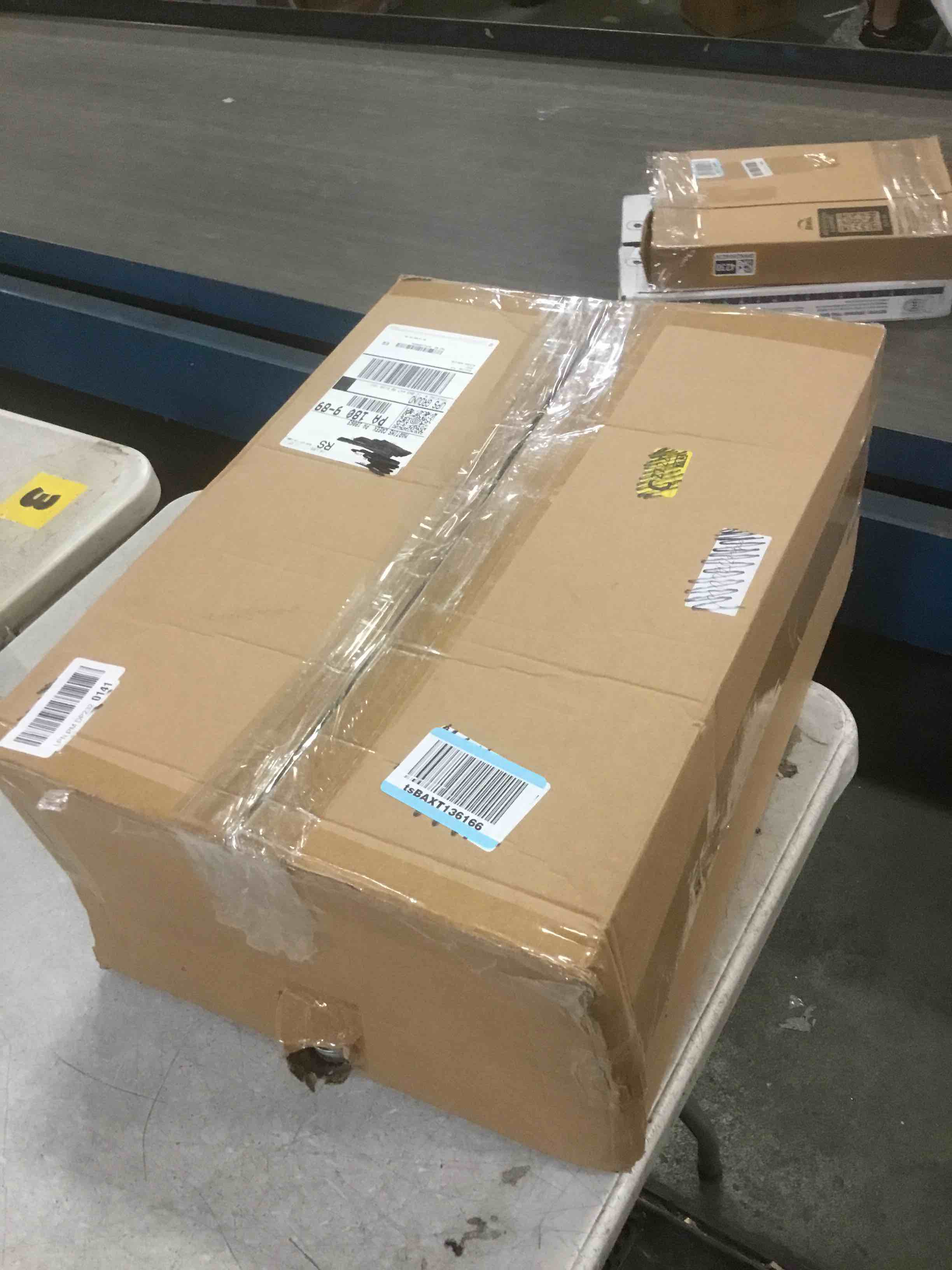 https://s3.amazonaws.com/lotting-images-prod/bidfta/BRN1997712_1746470473705.jpeg