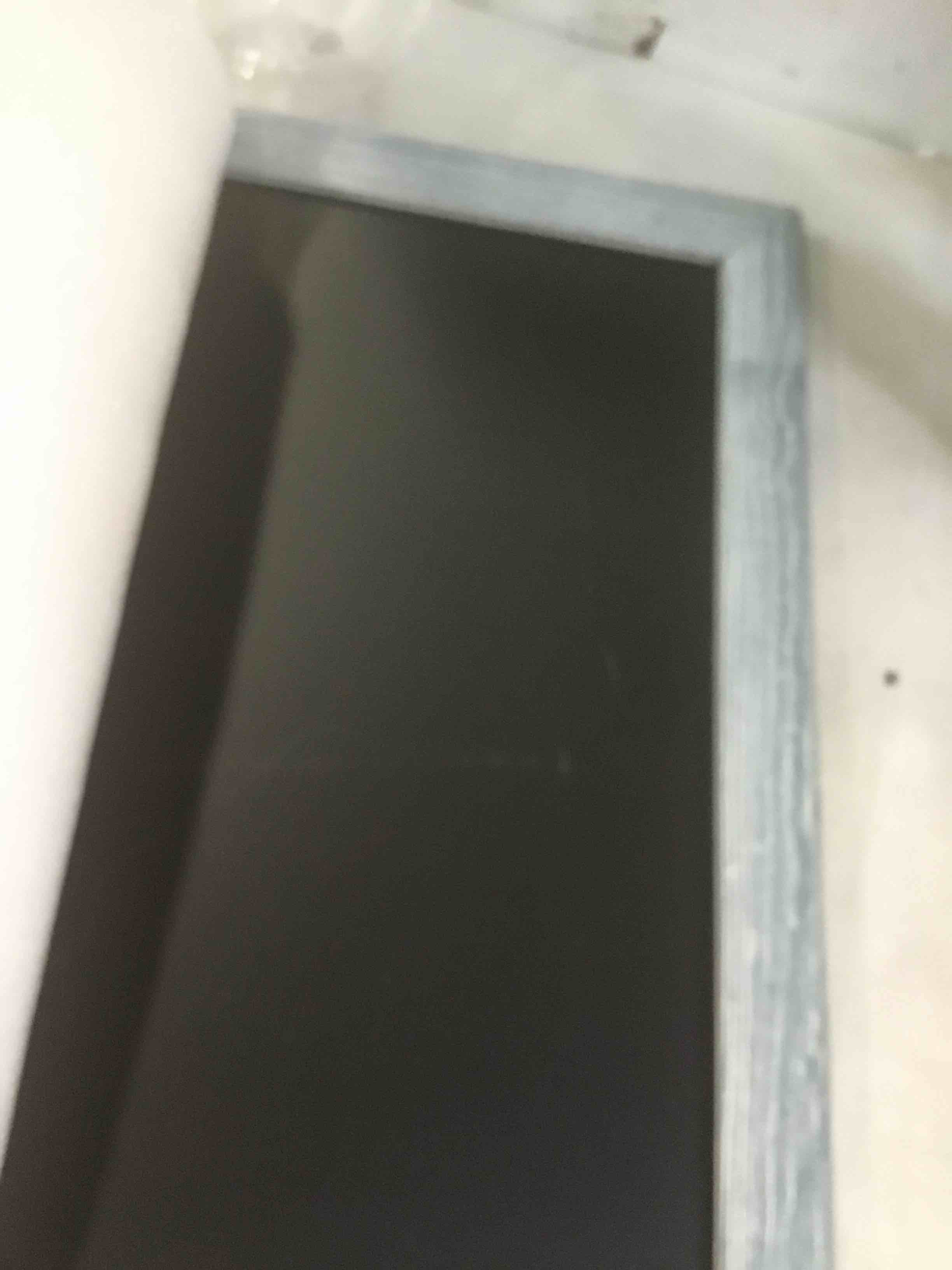 https://s3.amazonaws.com/lotting-images-prod/bidfta/BRN1997814_1746544086139.jpeg