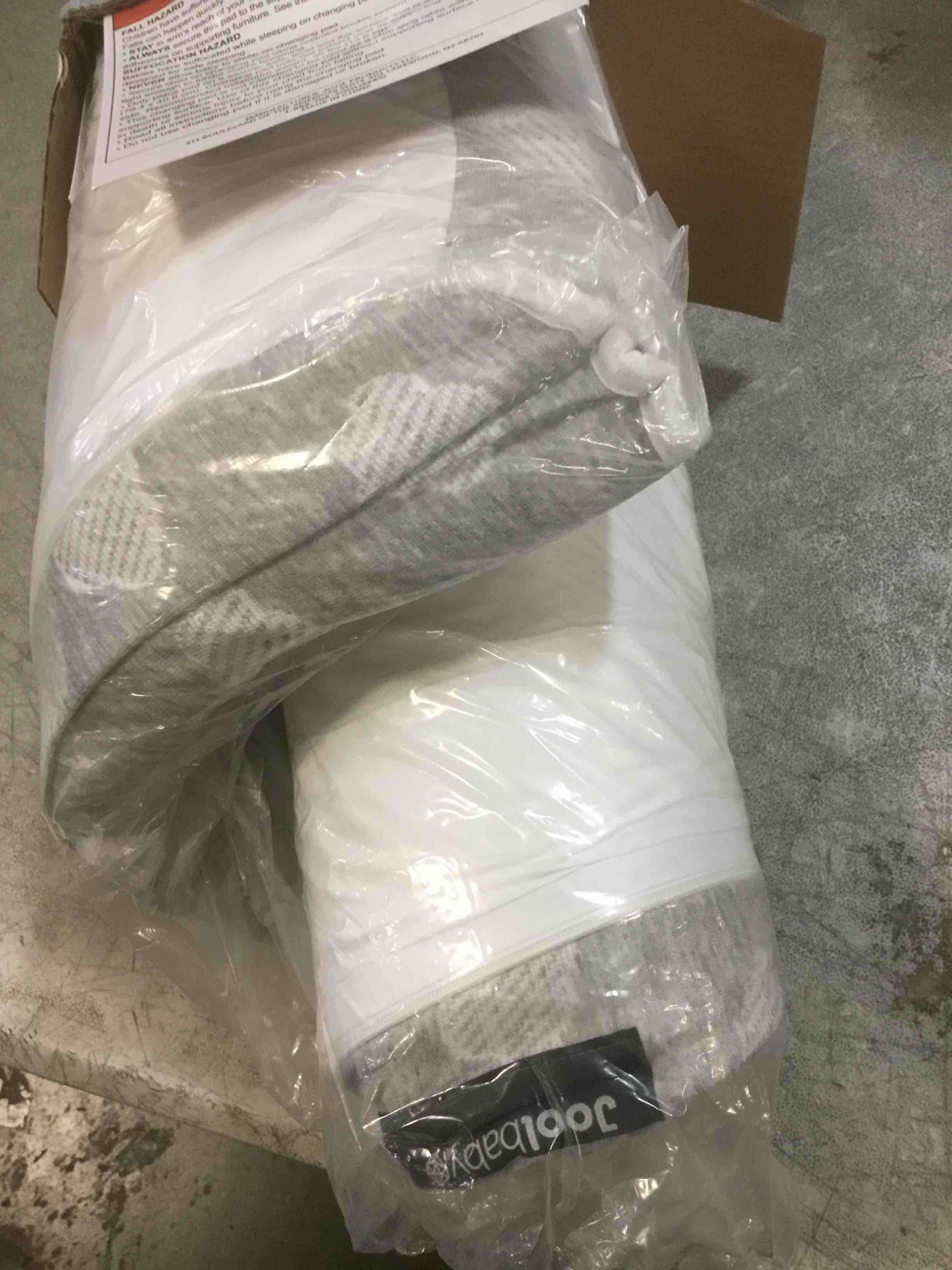 https://s3.amazonaws.com/lotting-images-prod/bidfta/BRN1998022_1746632328873.jpeg