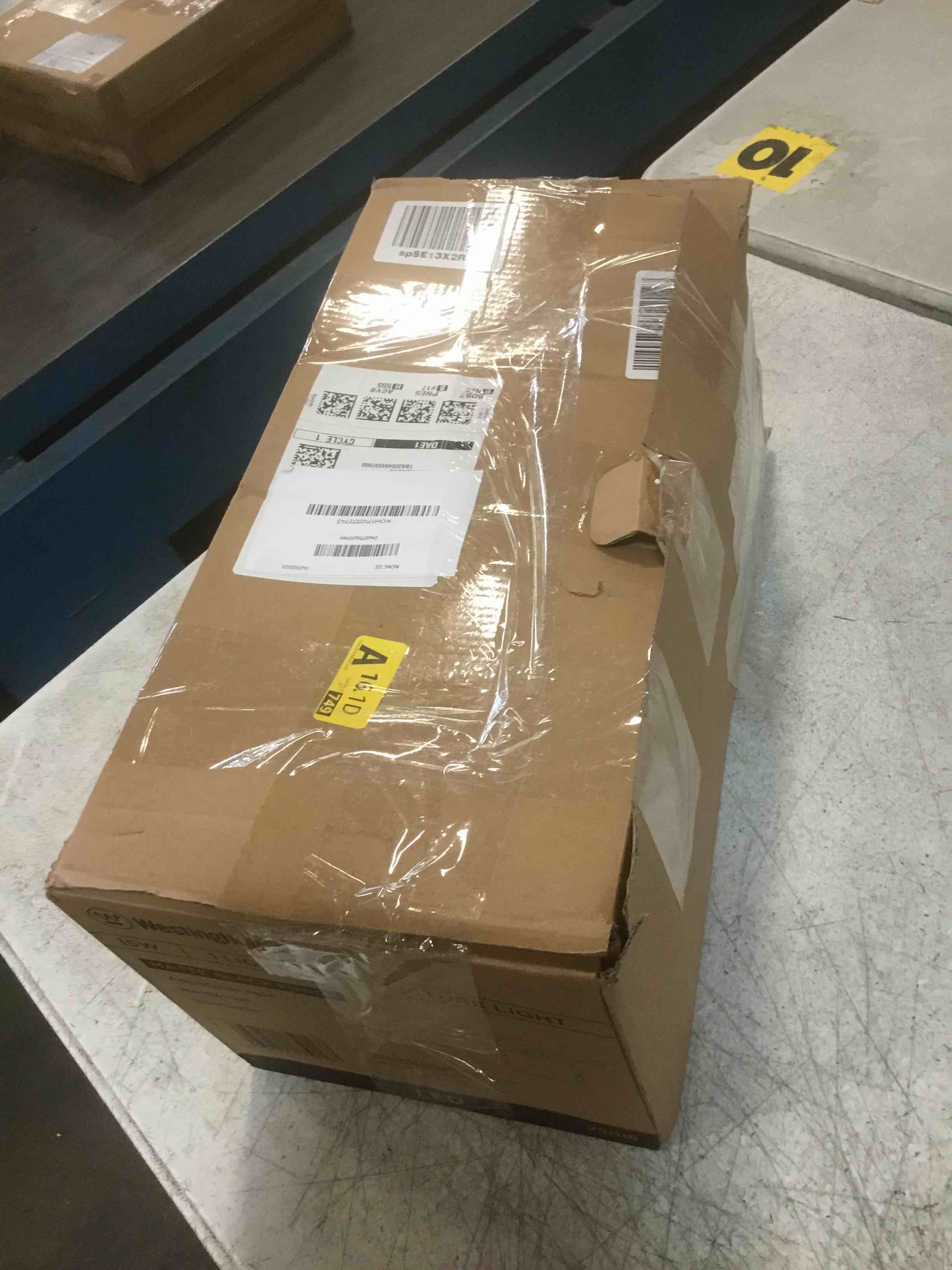 https://s3.amazonaws.com/lotting-images-prod/bidfta/BRN1998136_1746796407826.jpeg