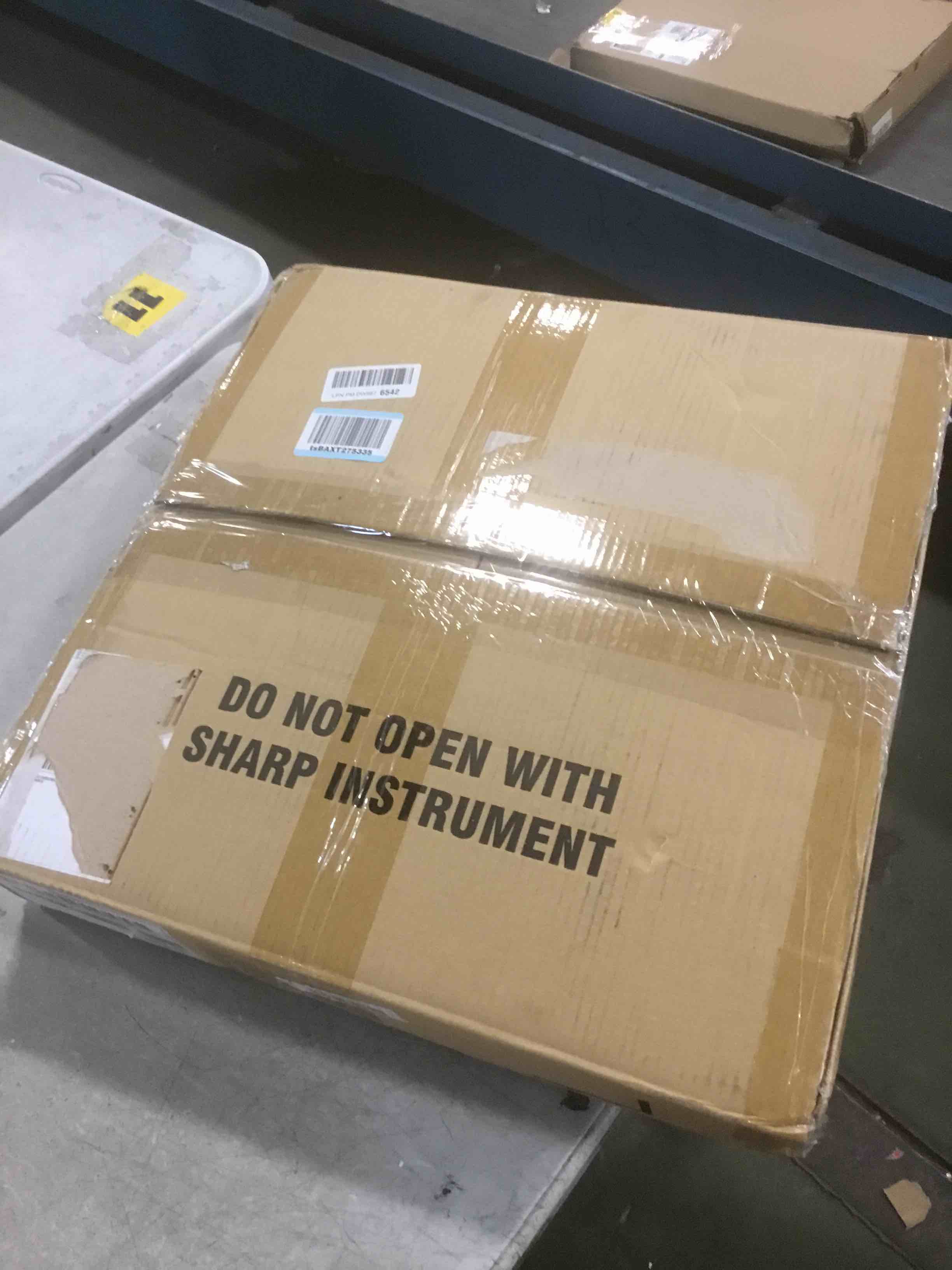 https://s3.amazonaws.com/lotting-images-prod/bidfta/BRN1998879_1747251238404.jpeg