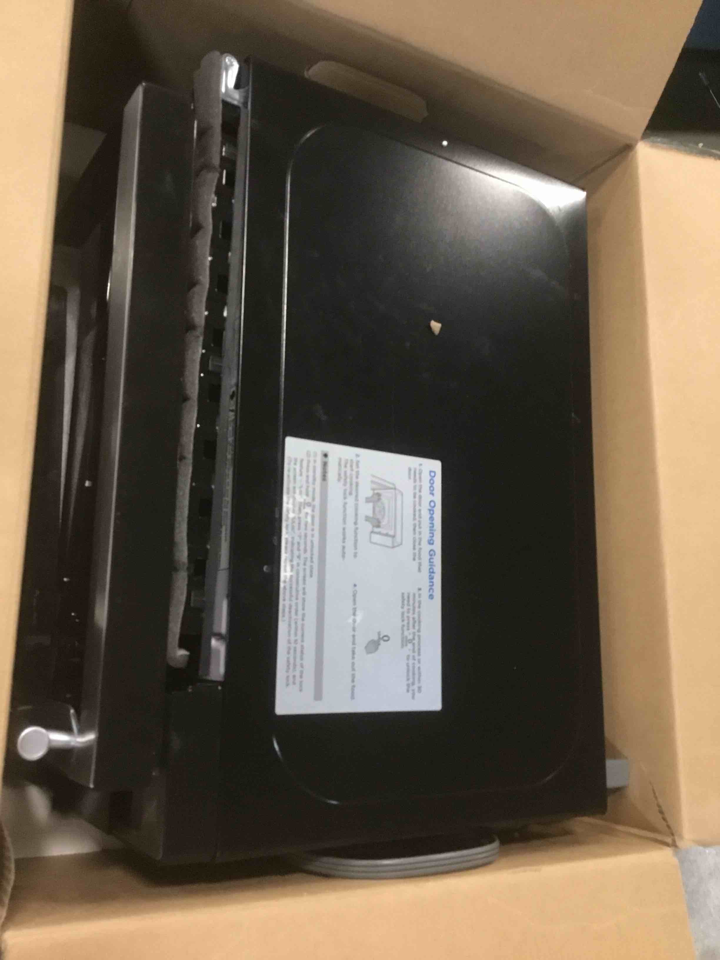 https://s3.amazonaws.com/lotting-images-prod/bidfta/BRN2002581_1744919020487.jpeg