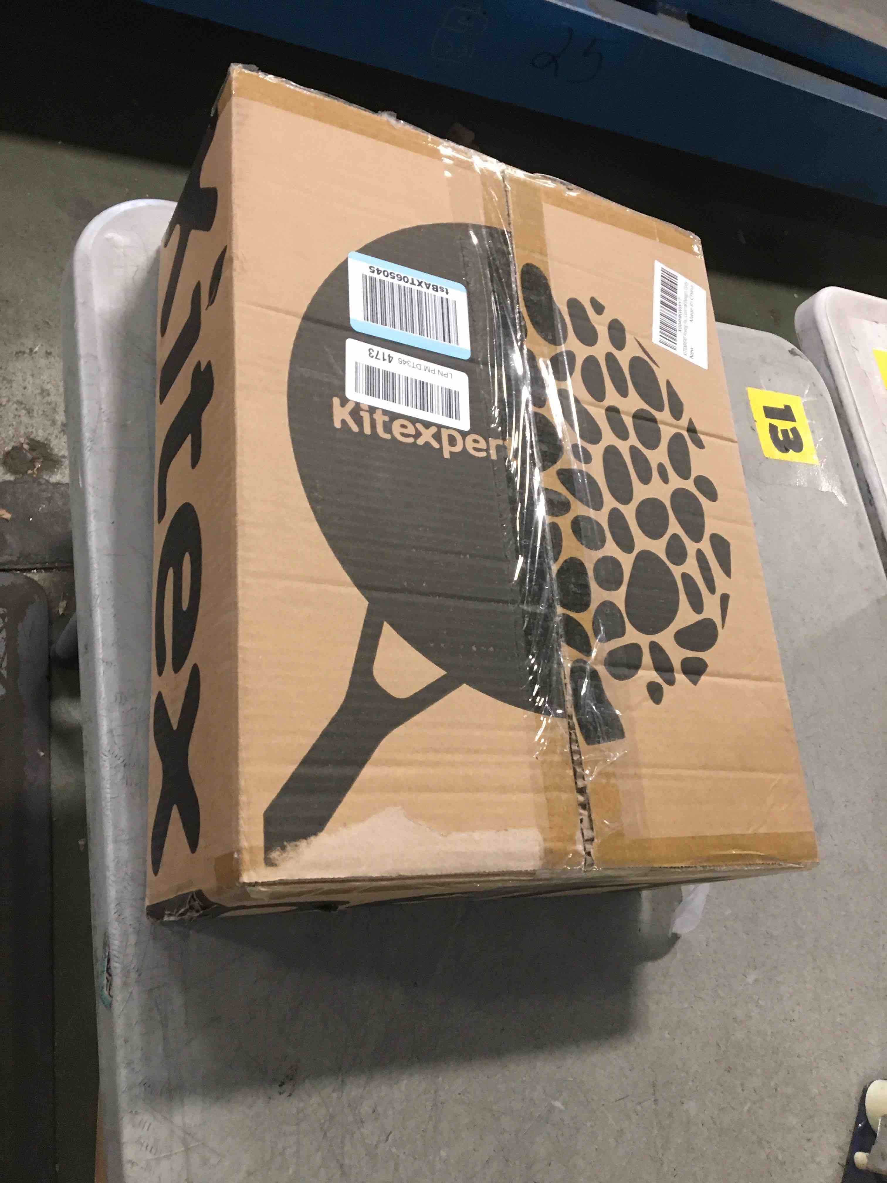 https://s3.amazonaws.com/lotting-images-prod/bidfta/BRN2002912_1745511121222.jpeg