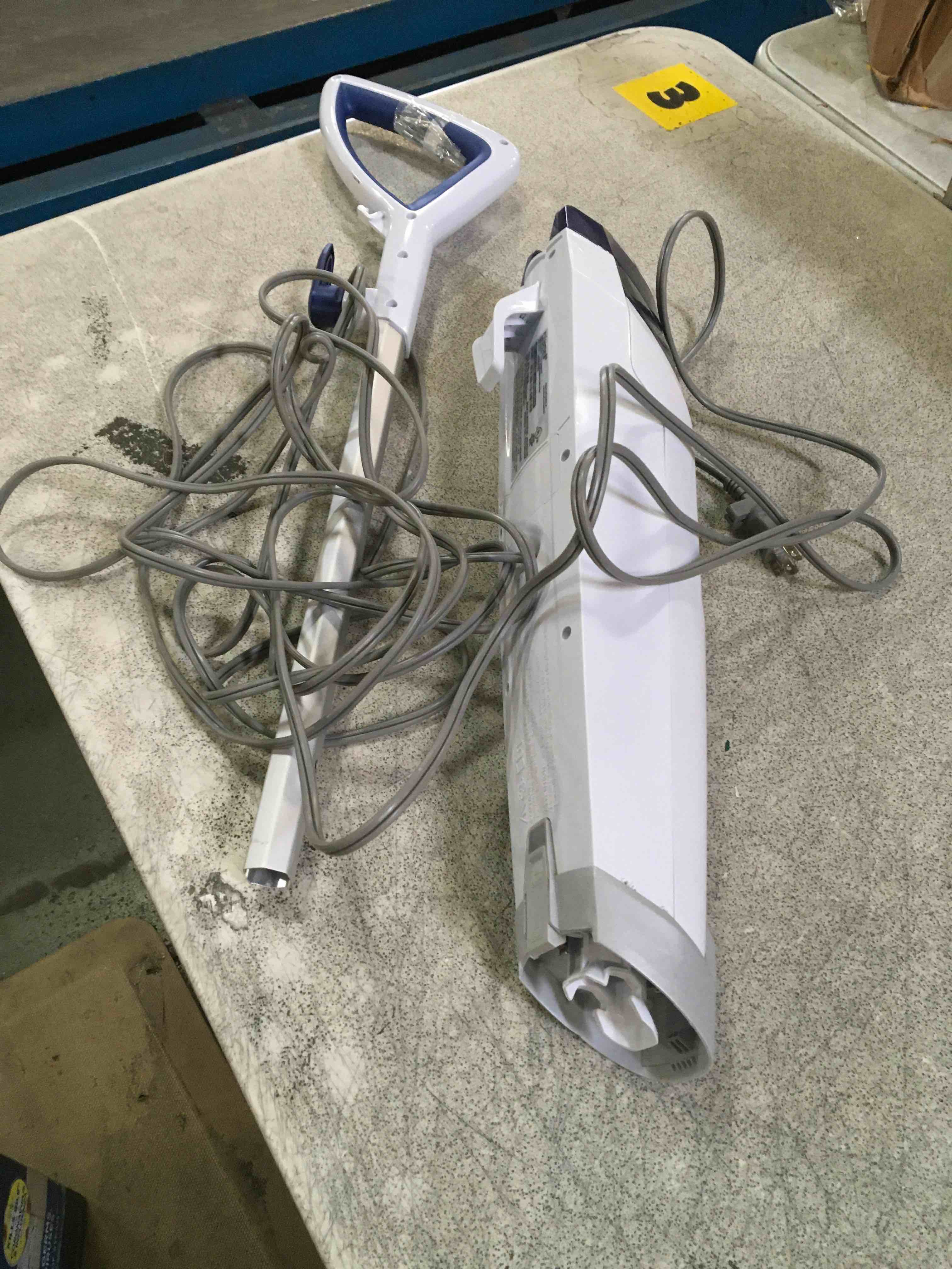 https://s3.amazonaws.com/lotting-images-prod/bidfta/BRN2004170_1746461193016.jpeg