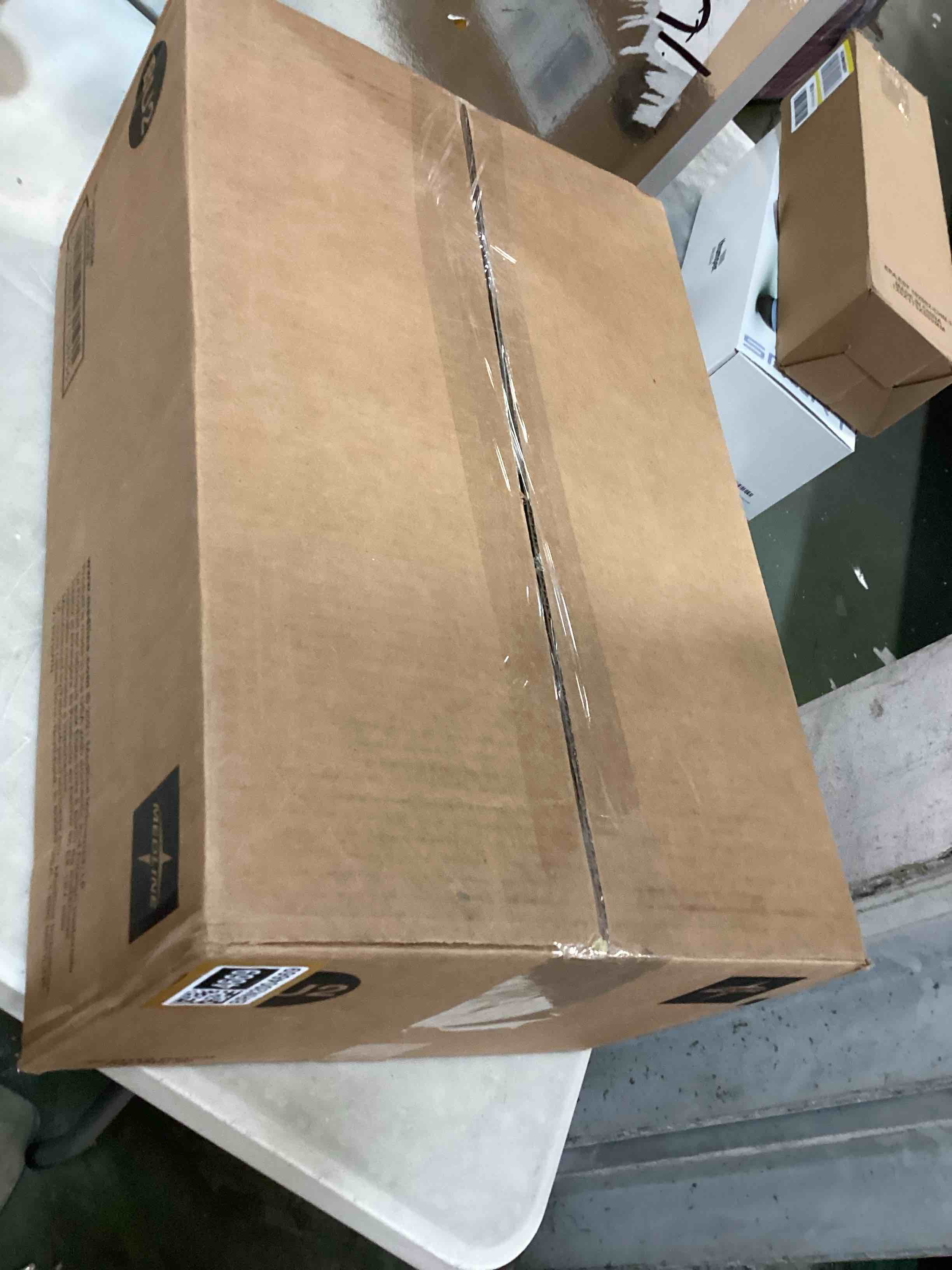 https://s3.amazonaws.com/lotting-images-prod/bidfta/BRN2004669_1746638755706.jpeg