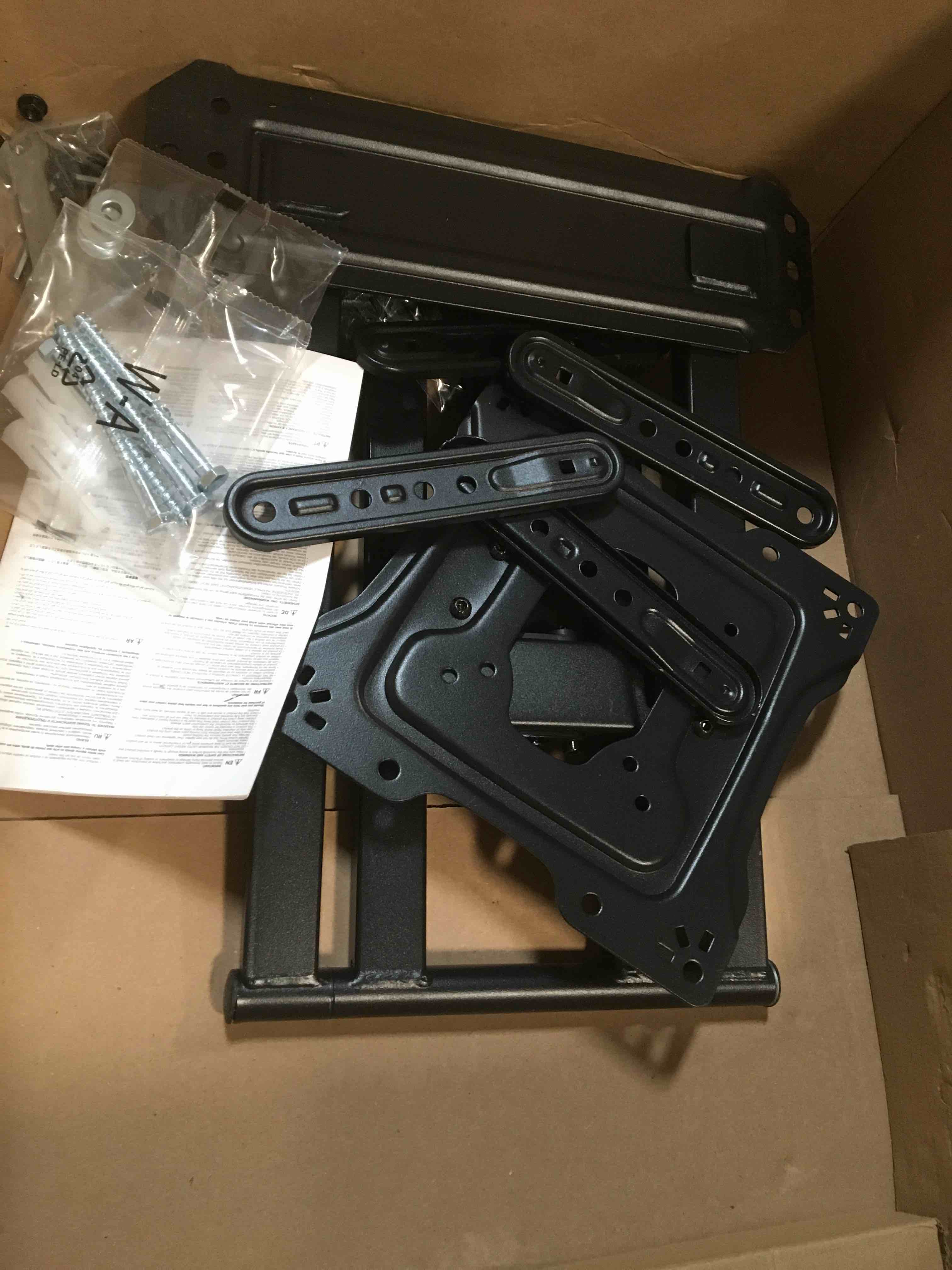 https://s3.amazonaws.com/lotting-images-prod/bidfta/BRN2004964_1746796278959.jpeg