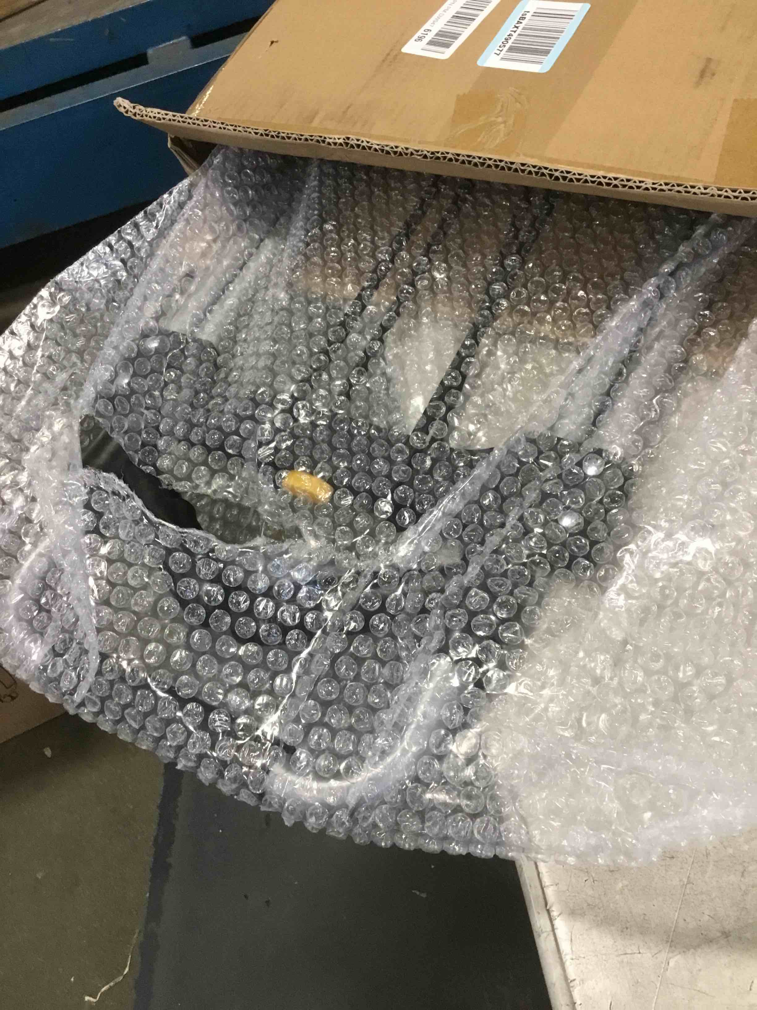 https://s3.amazonaws.com/lotting-images-prod/bidfta/BRN2005709_1744820553251.jpeg