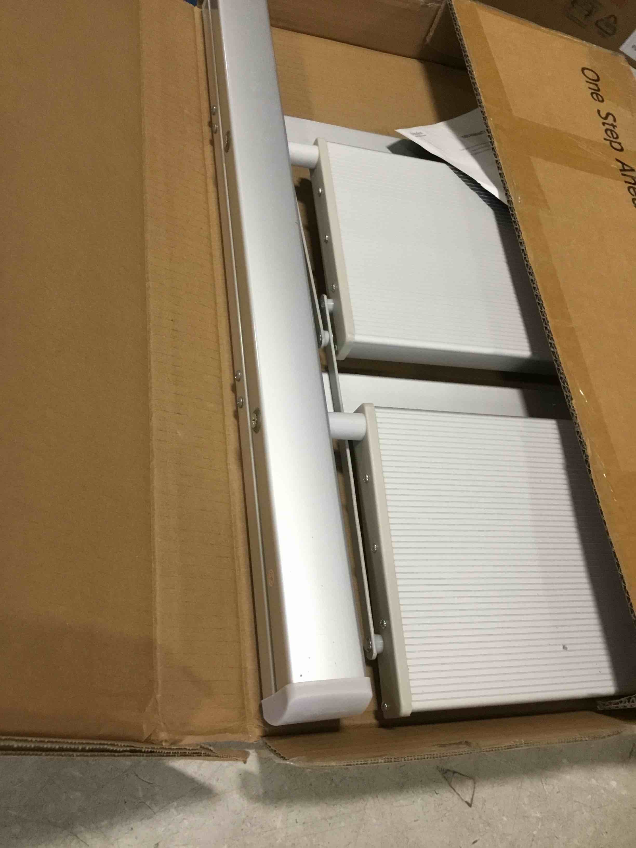 https://s3.amazonaws.com/lotting-images-prod/bidfta/BRN2006295_1745006739305.jpeg