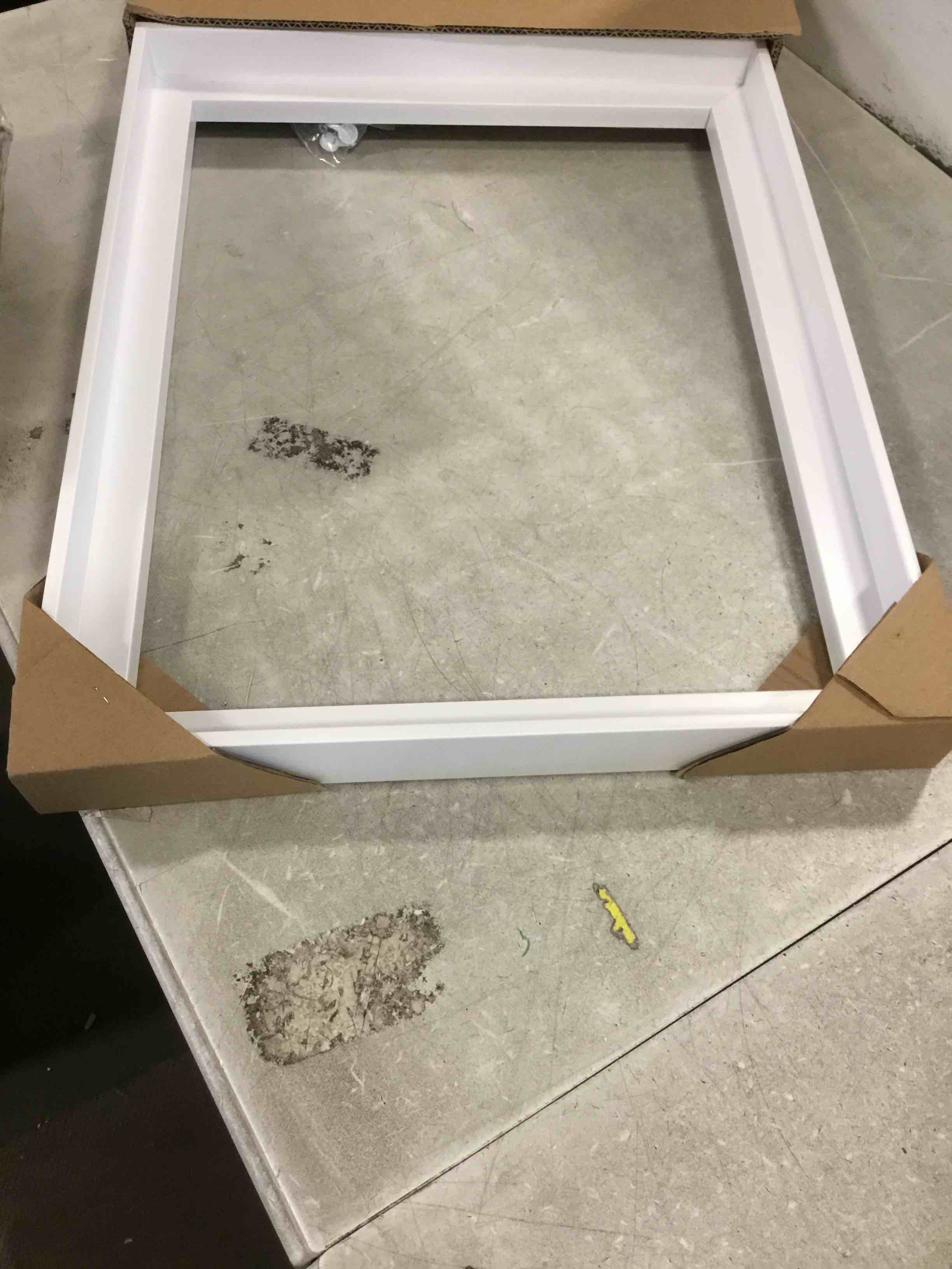 https://s3.amazonaws.com/lotting-images-prod/bidfta/BRN2006611_1745415699864.jpeg