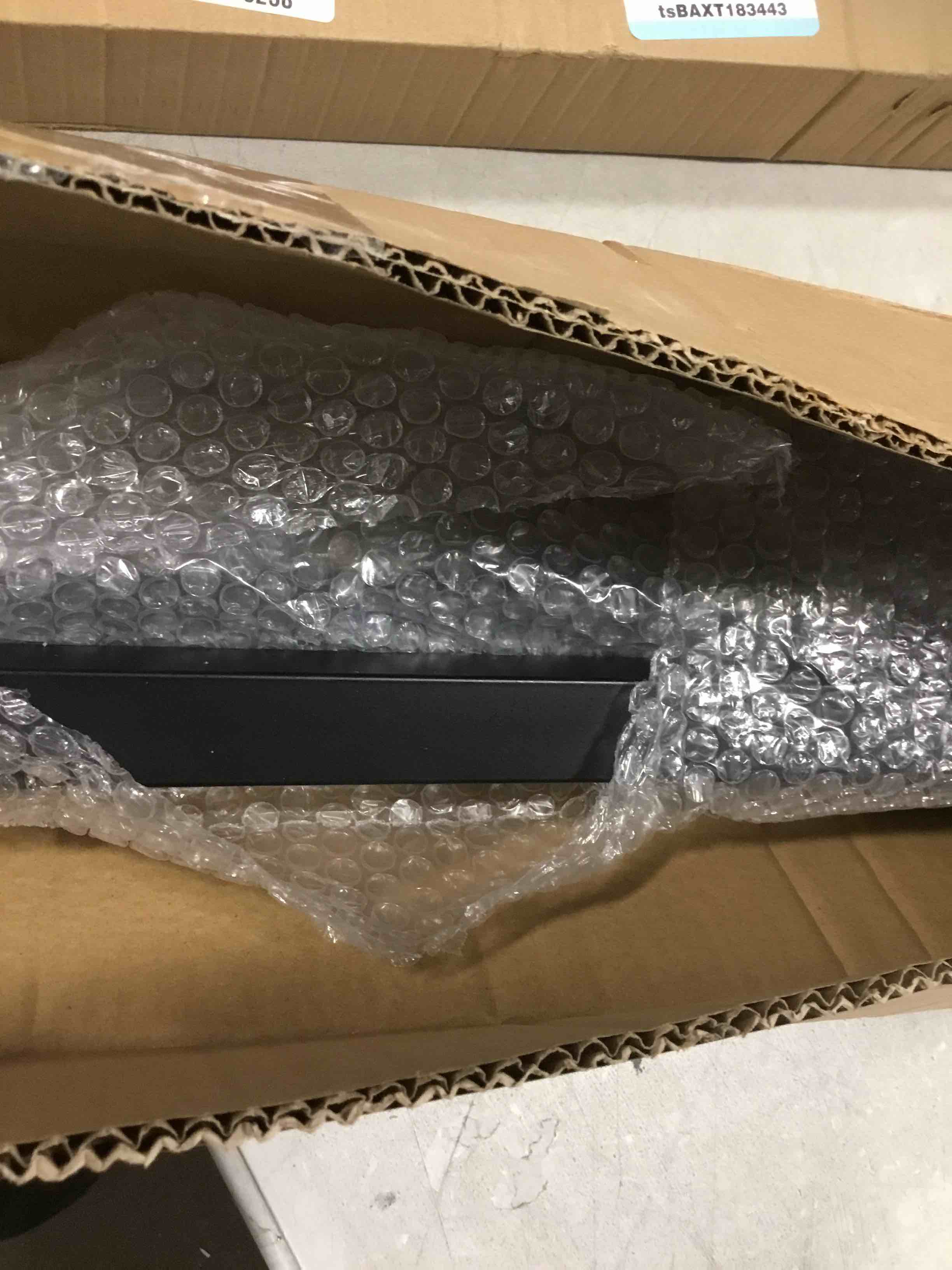 https://s3.amazonaws.com/lotting-images-prod/bidfta/BRN2006978_1745523873624.jpeg