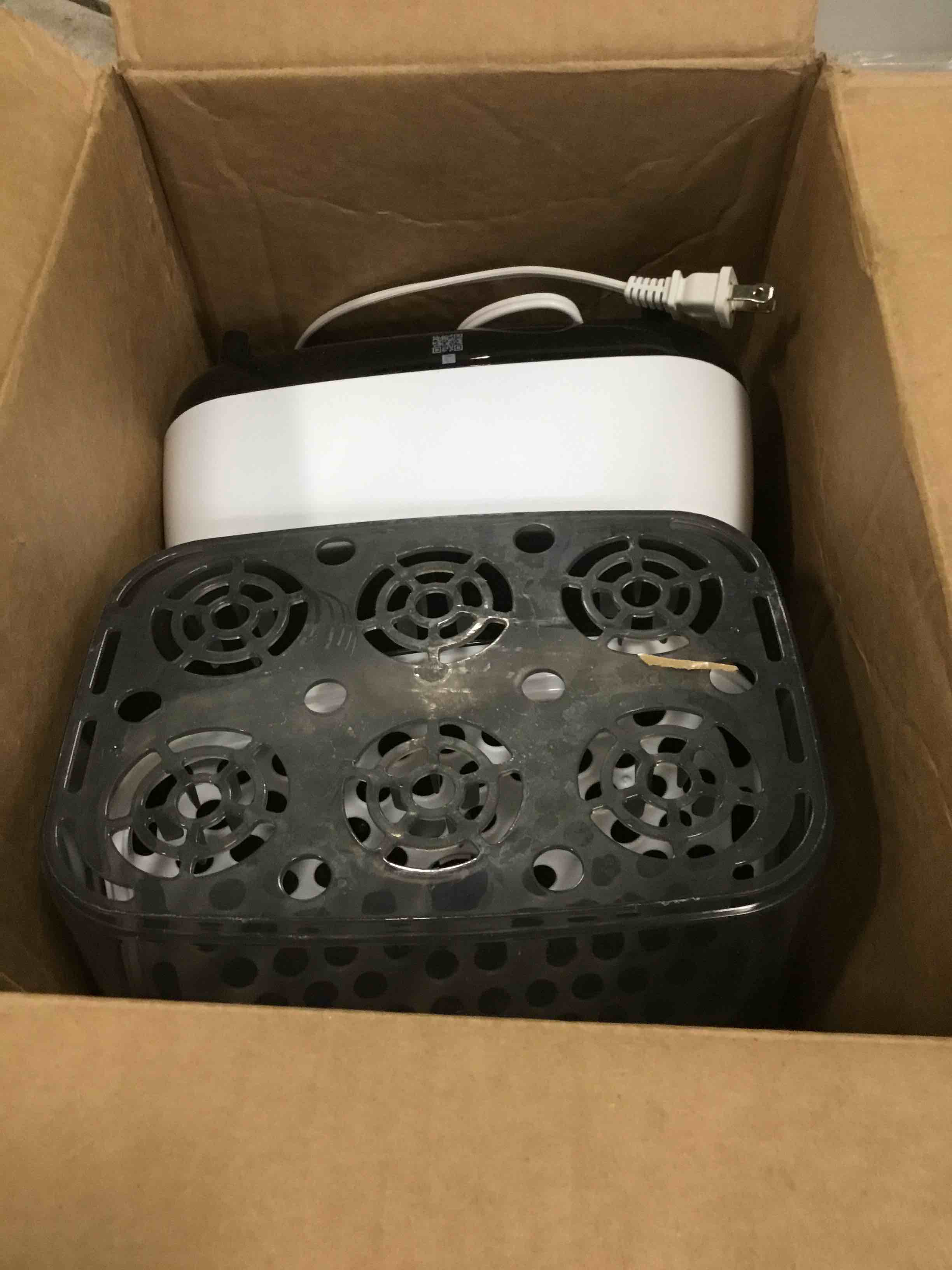 https://s3.amazonaws.com/lotting-images-prod/bidfta/BRN2007205_1745869572811.jpeg