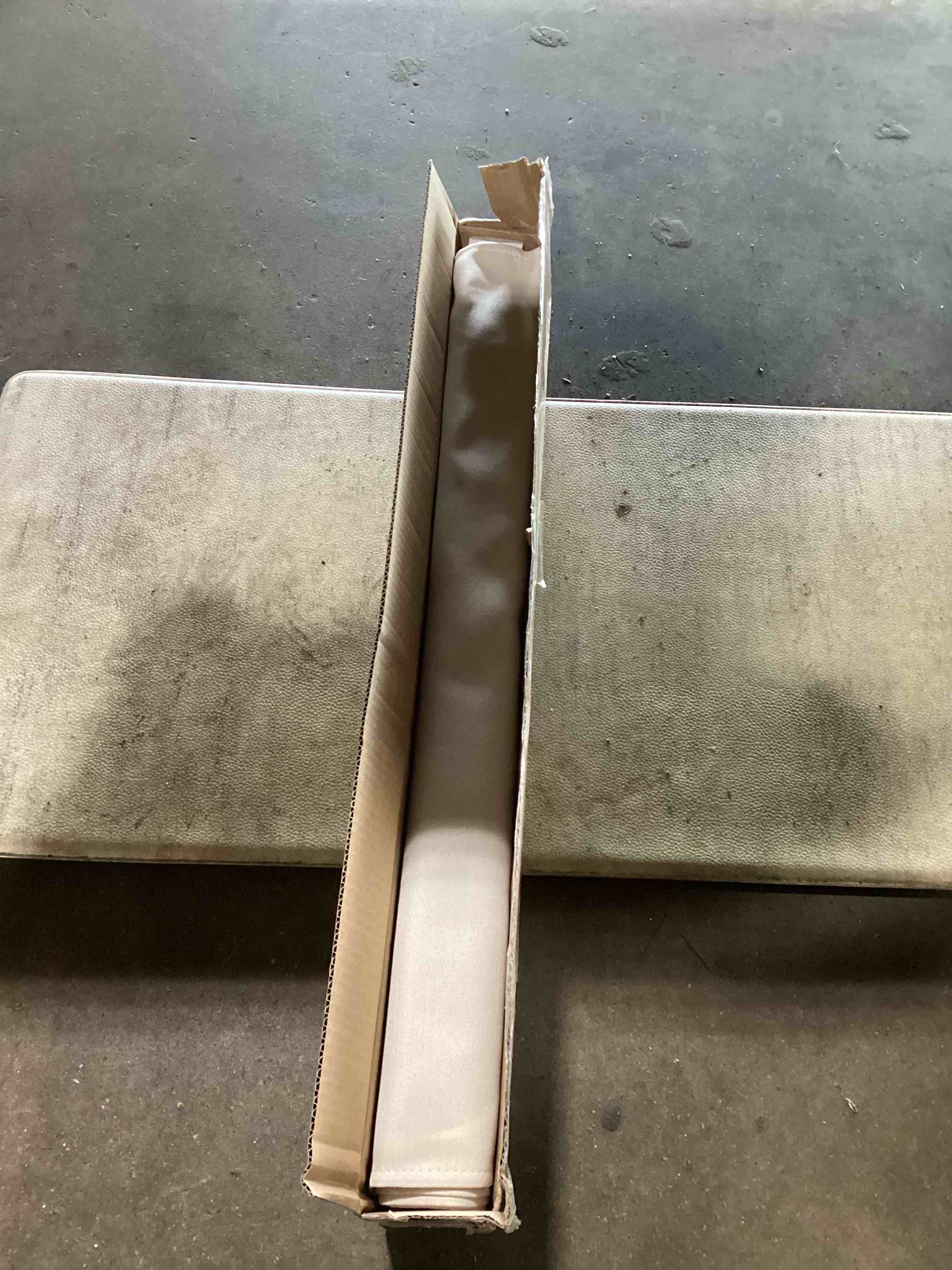 Condition photo showing Good Condition for cordless roller shade