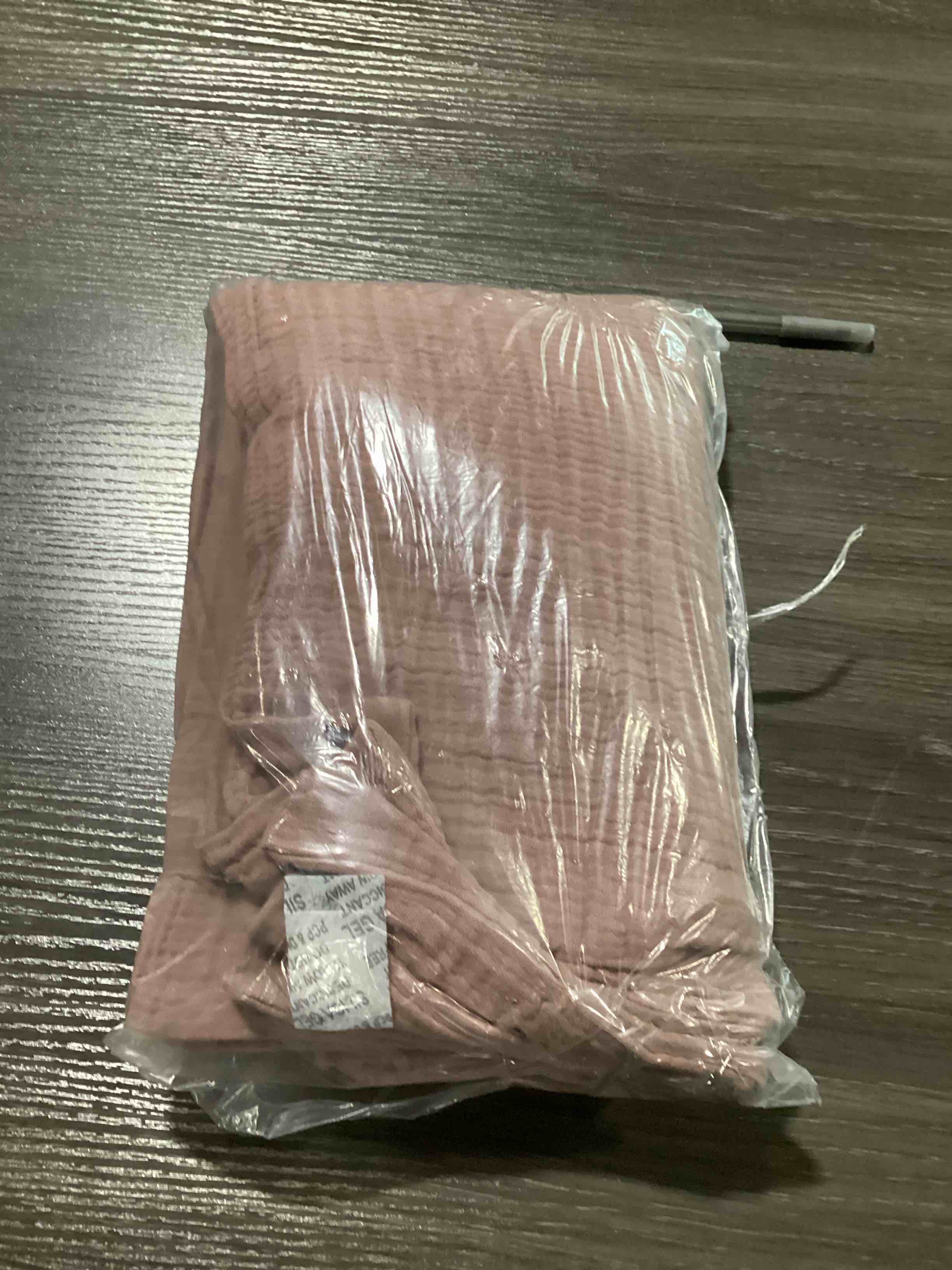 Condition photo showing Good Condition for organic cotton gauze dream quilt shams