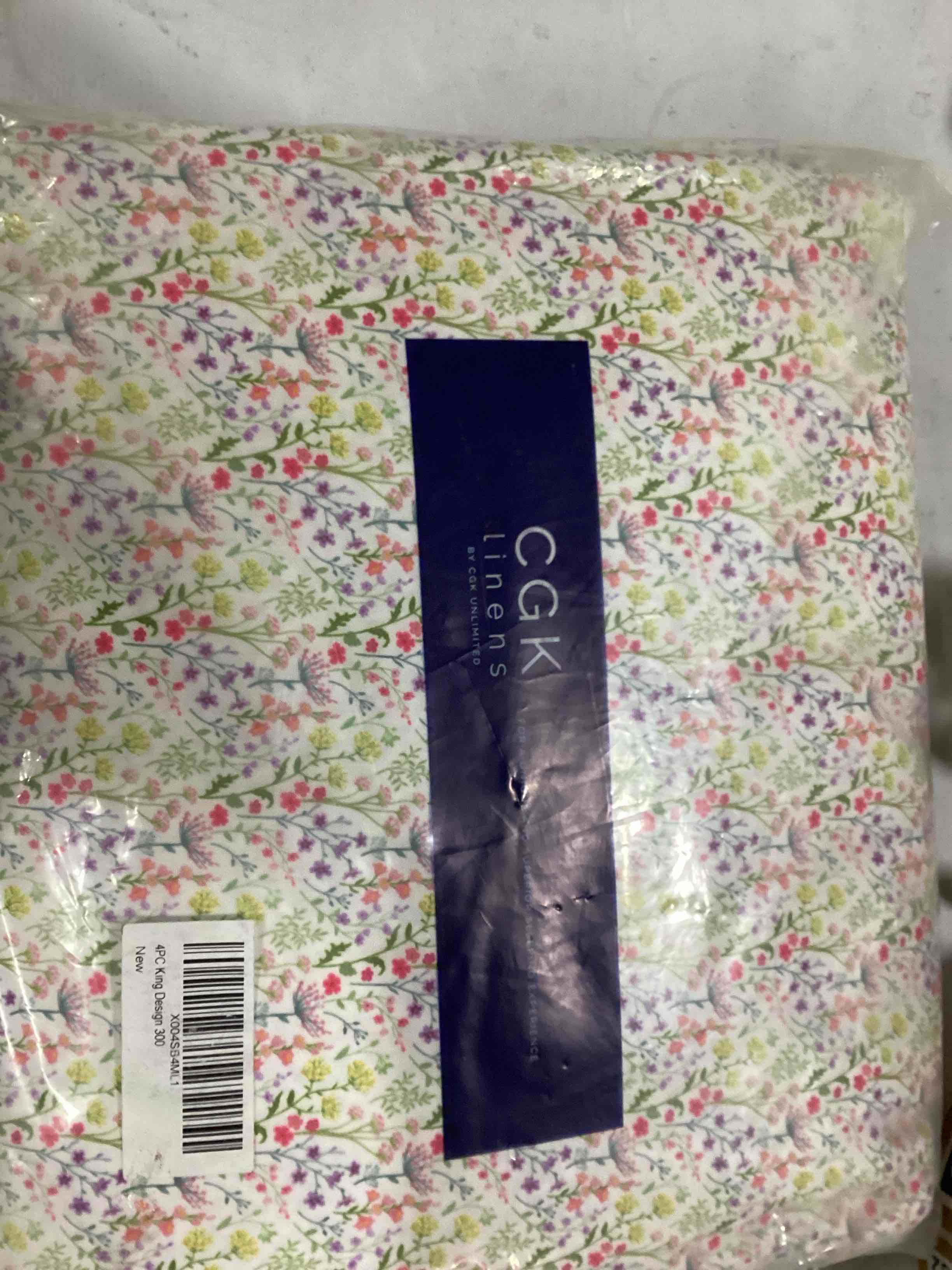 Condition photo showing Good Condition for cgk linens 4pc king flower design 