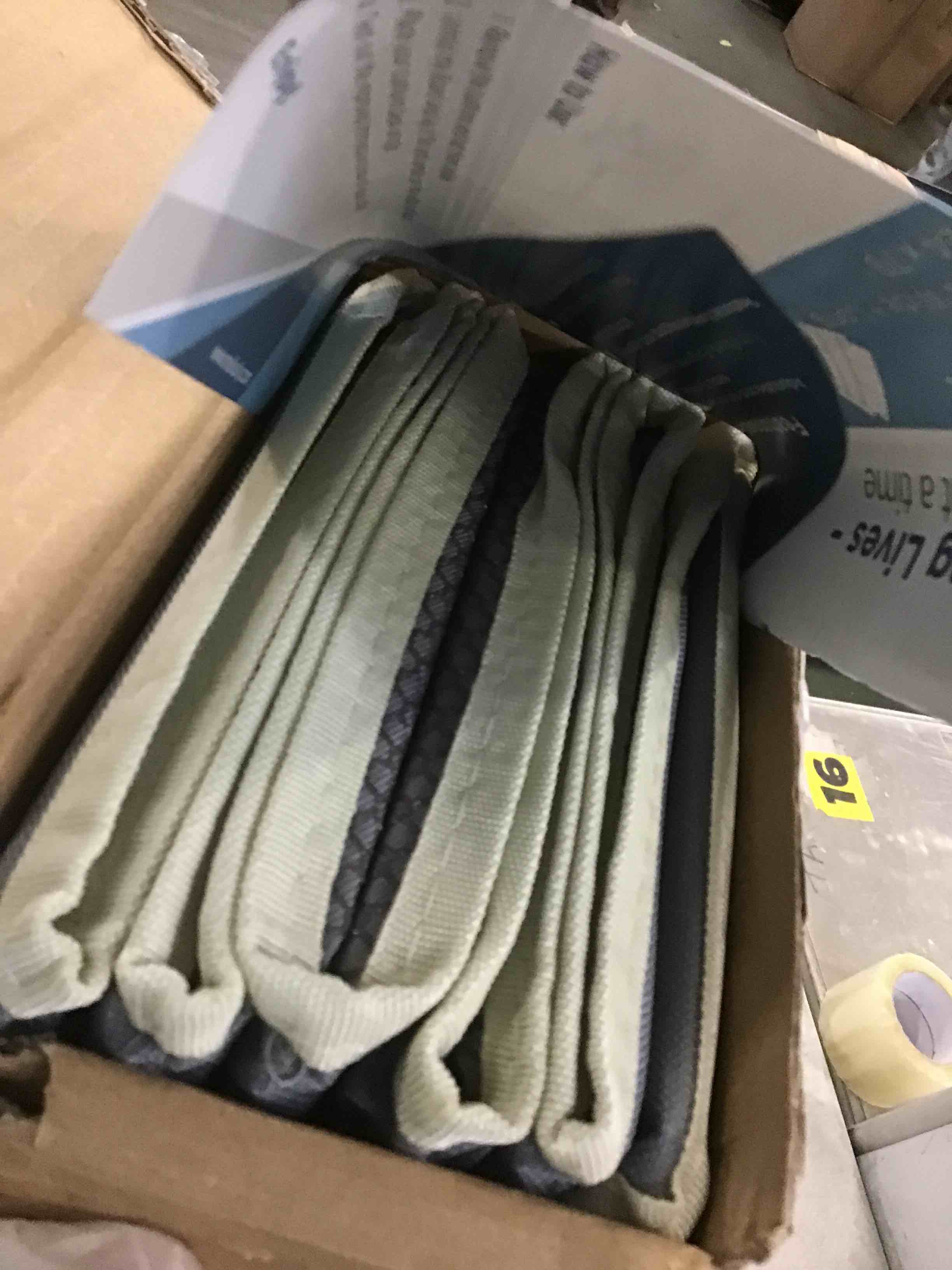 https://s3.amazonaws.com/lotting-images-prod/bidfta/BRN2032904_1739997367974.jpeg