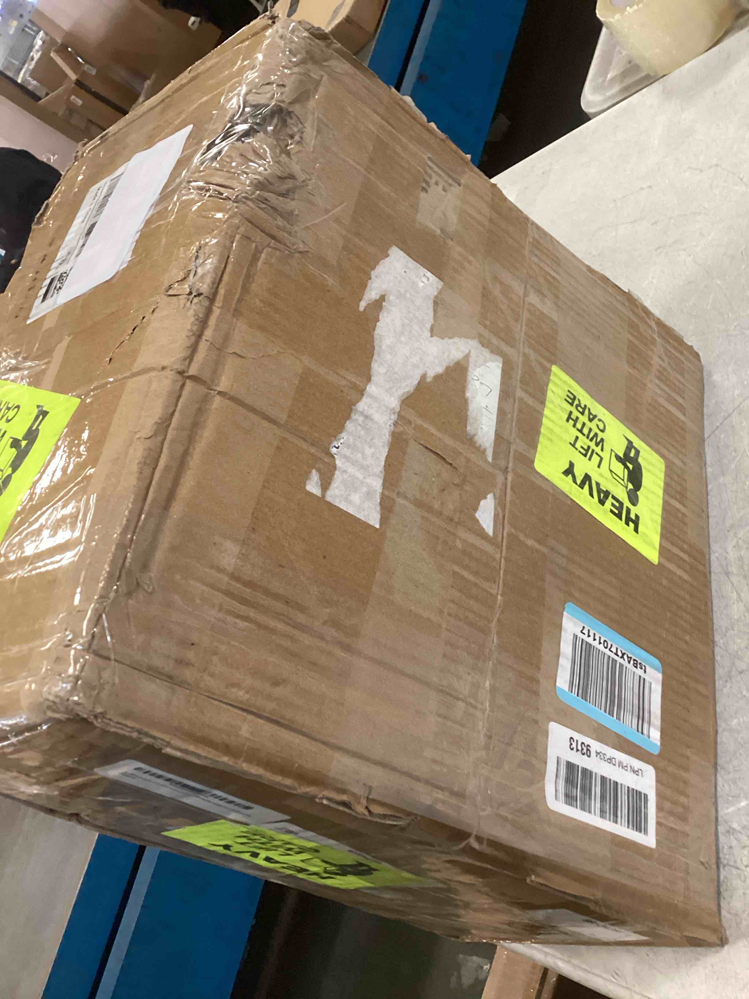 https://s3.amazonaws.com/lotting-images-prod/bidfta/BRN2033264_1740157052666.jpeg