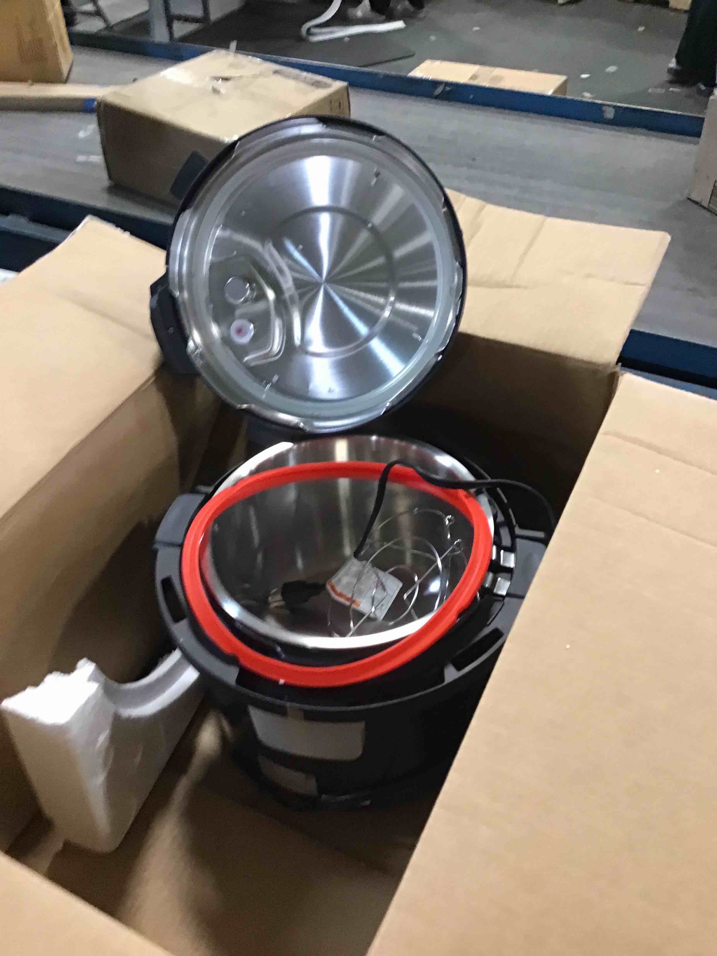 https://s3.amazonaws.com/lotting-images-prod/bidfta/BRN2033378_1740406636246.jpeg