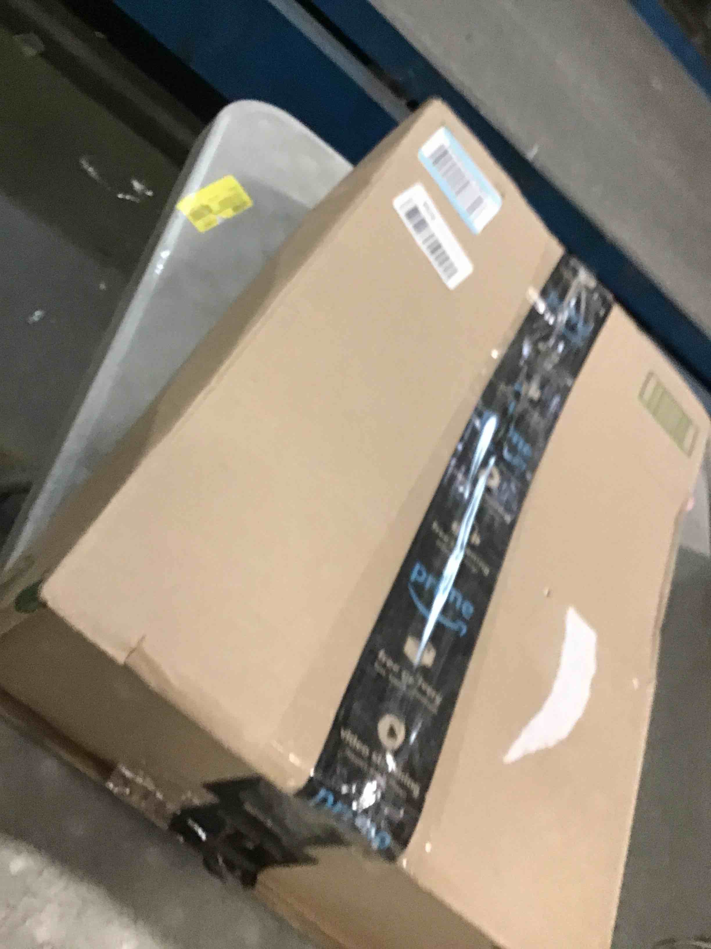 https://s3.amazonaws.com/lotting-images-prod/bidfta/BRN2037905_1742496033895.jpeg
