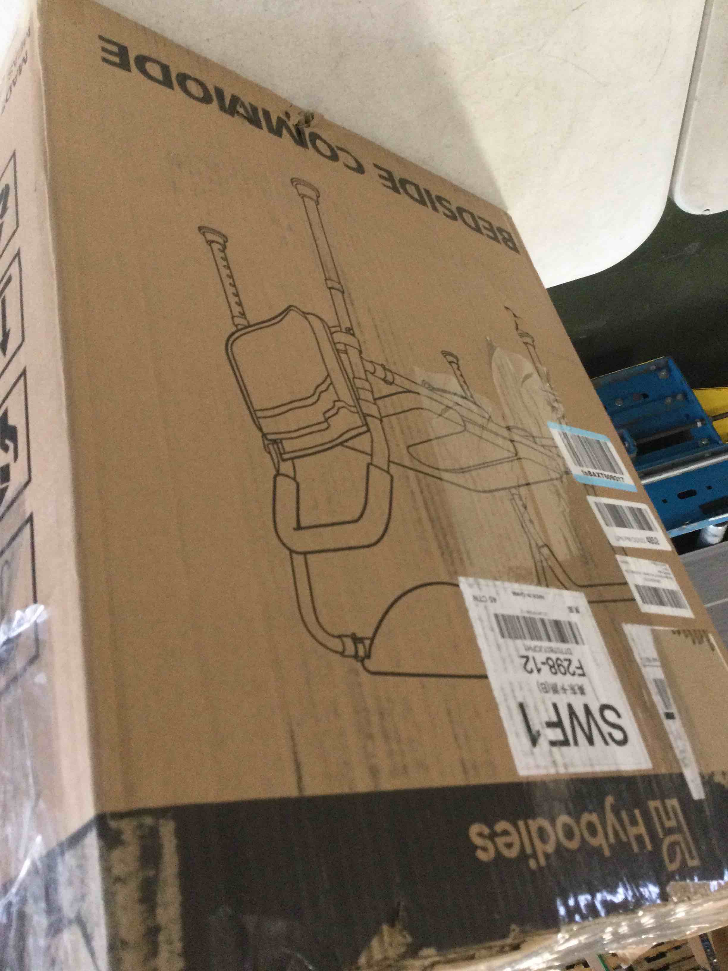 https://s3.amazonaws.com/lotting-images-prod/bidfta/BRN2041383_1740060103467.jpeg