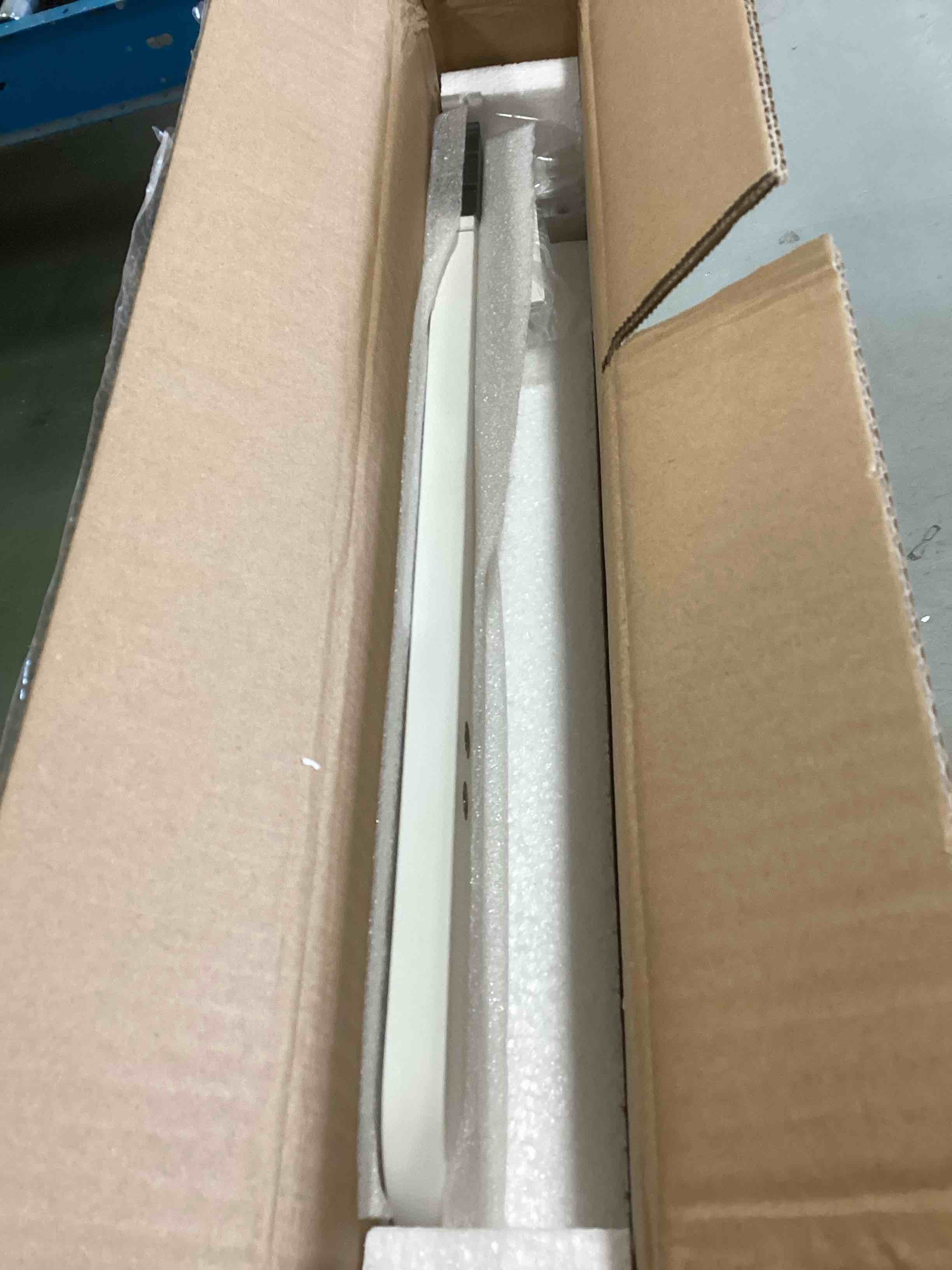 https://s3.amazonaws.com/lotting-images-prod/bidfta/BRN2043003_1741113595241.jpeg
