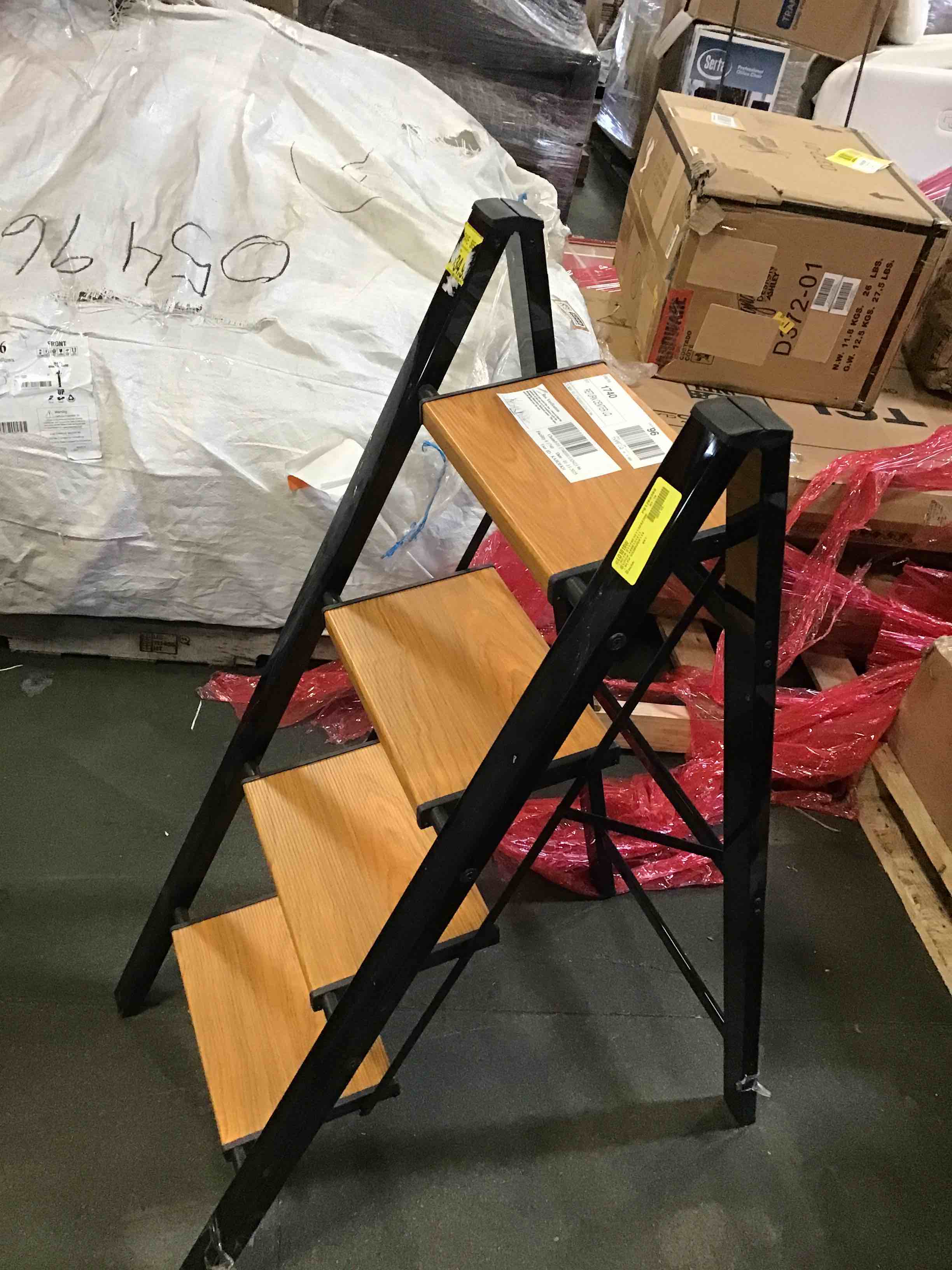https://s3.amazonaws.com/lotting-images-prod/bidfta/BRN2045289_1742328990018.jpeg