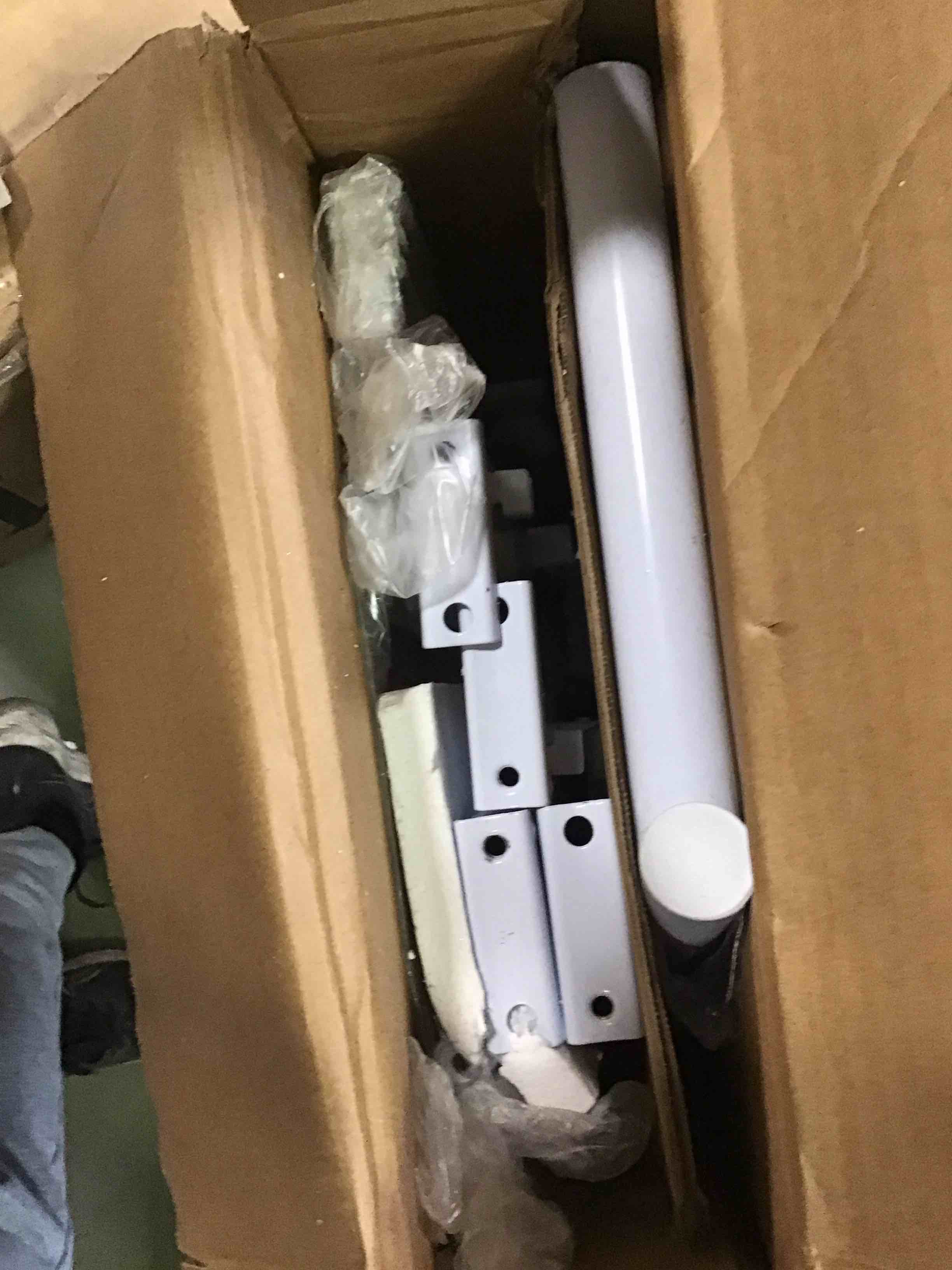https://s3.amazonaws.com/lotting-images-prod/bidfta/BRN2051471_1746448469806.jpeg