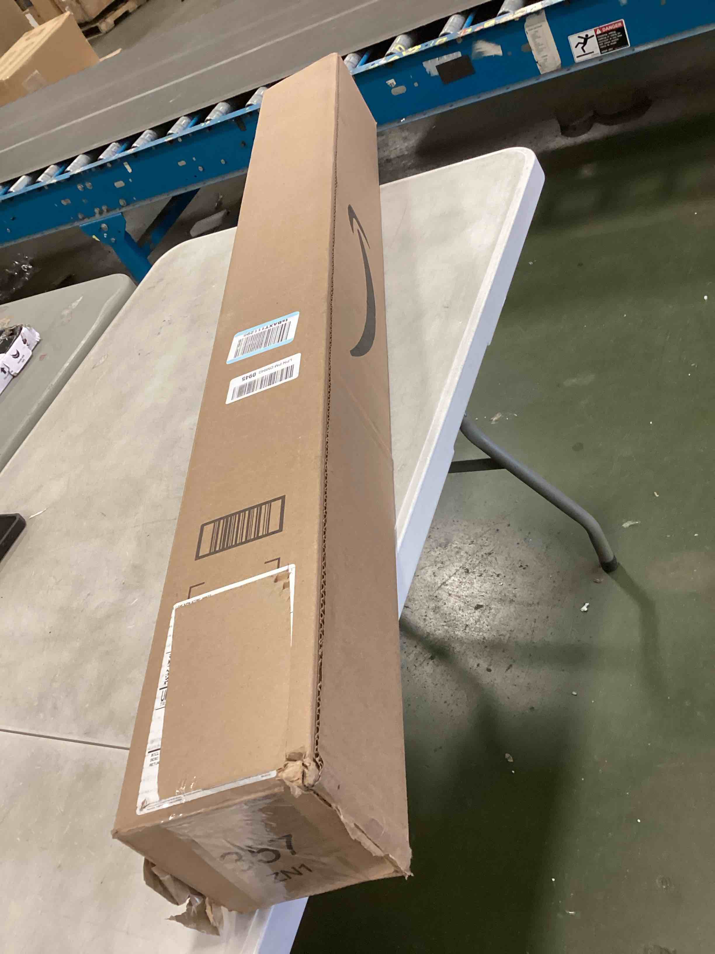 https://s3.amazonaws.com/lotting-images-prod/bidfta/BRN2053035_1740148794092.jpeg