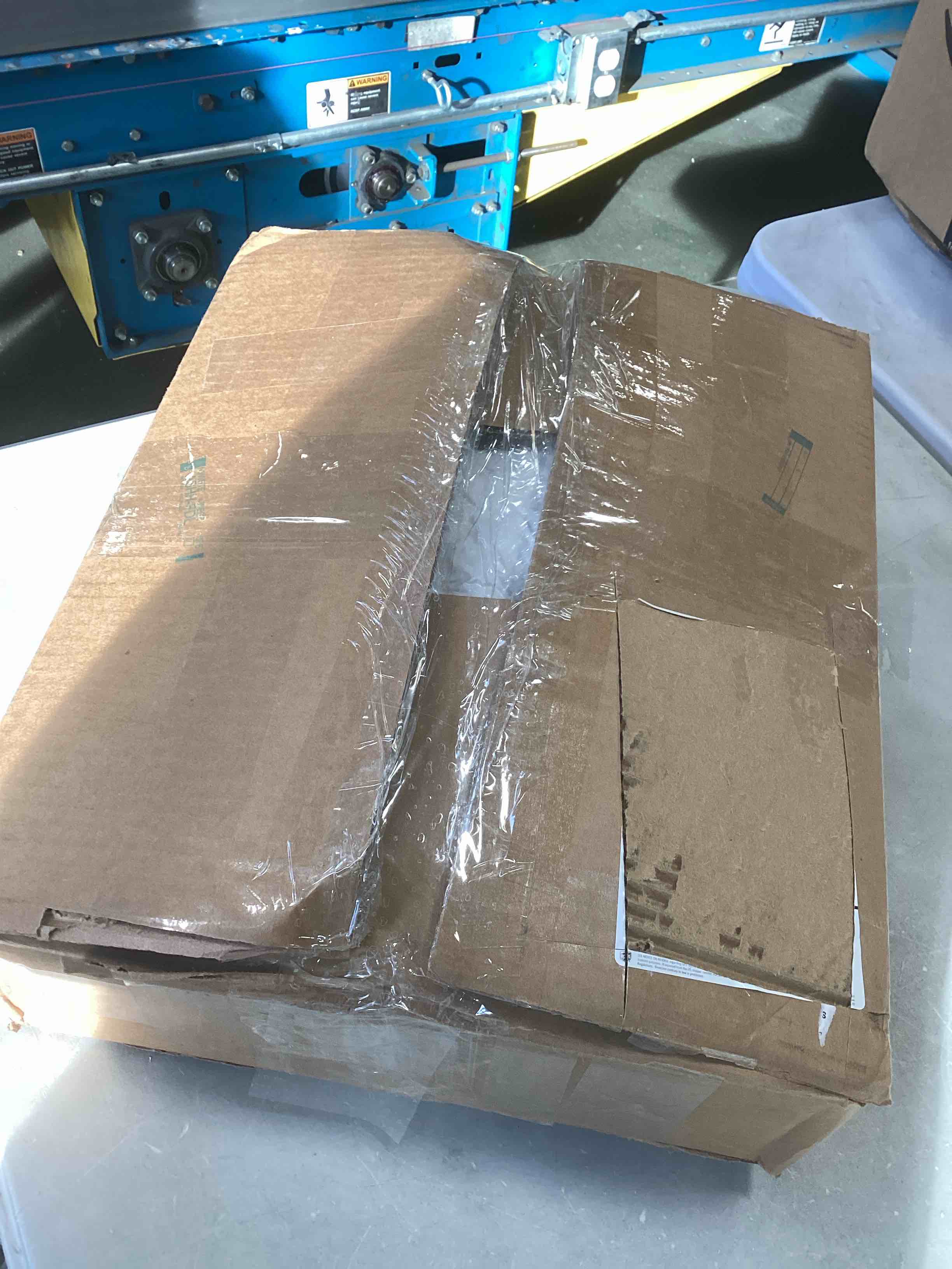 https://s3.amazonaws.com/lotting-images-prod/bidfta/BRN2053772_1741873032247.jpeg