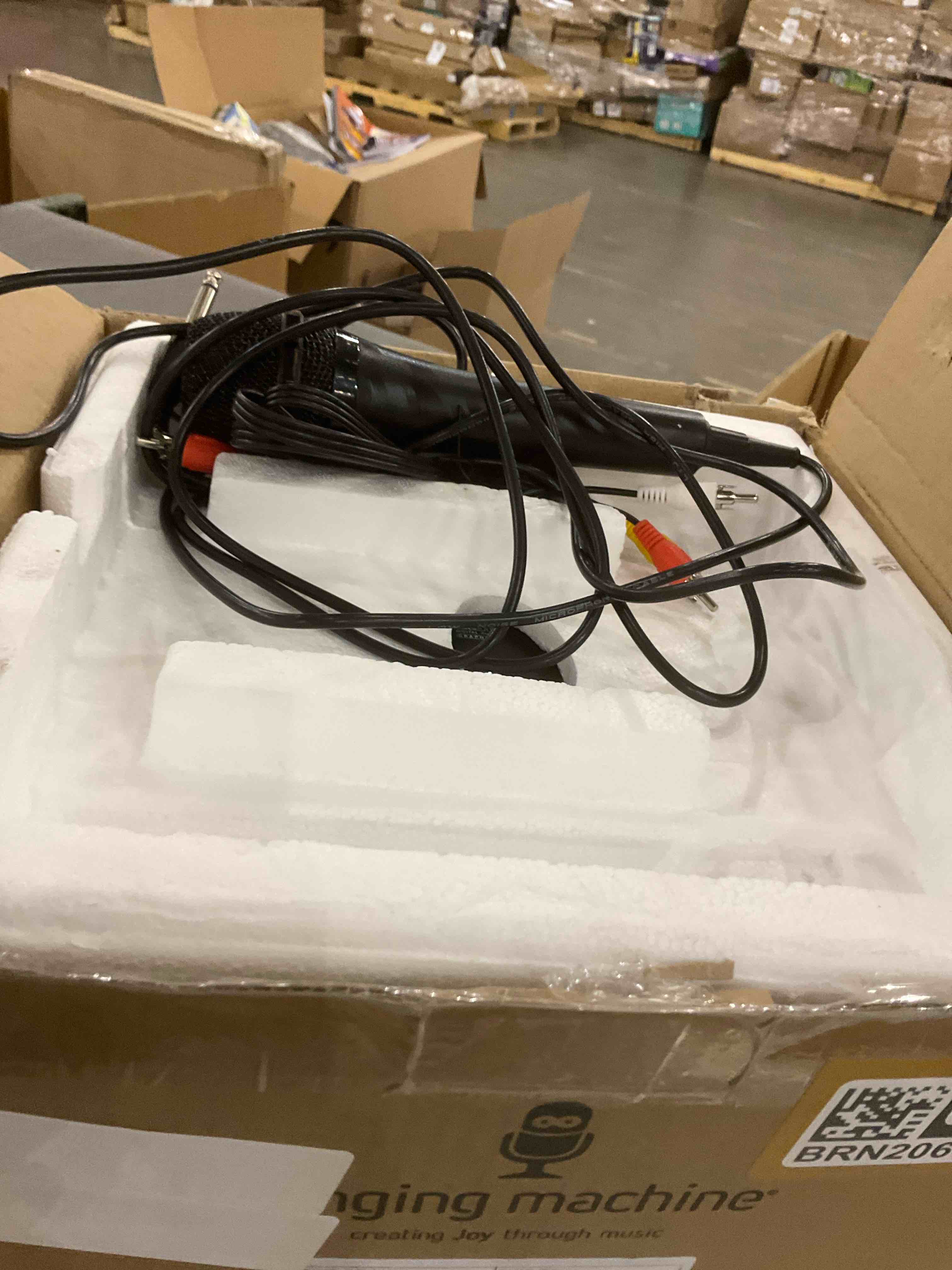 https://s3.amazonaws.com/lotting-images-prod/bidfta/BRN2060316_1744311622182.jpeg
