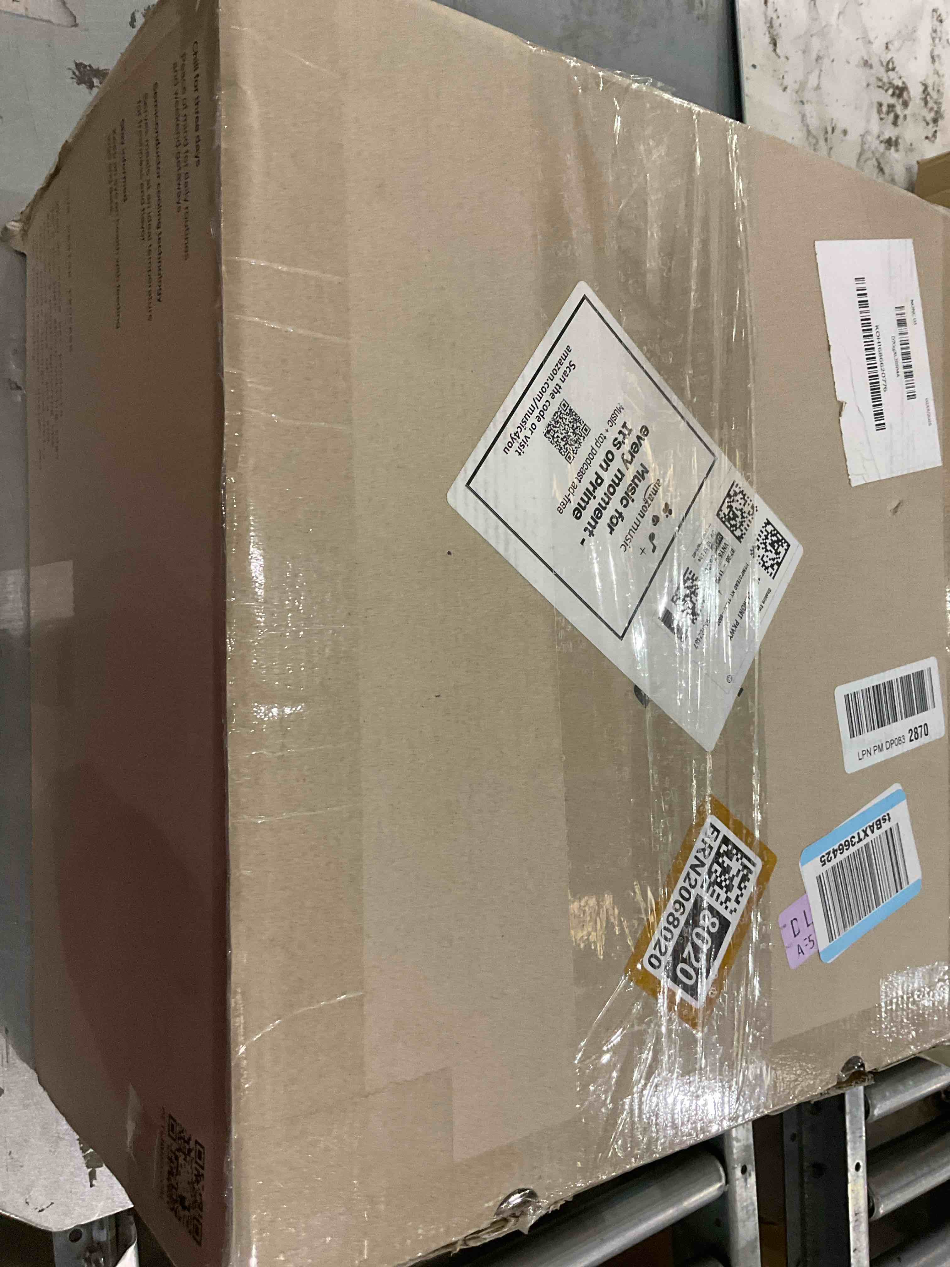 https://s3.amazonaws.com/lotting-images-prod/bidfta/BRN2068020_1743511515205.jpeg