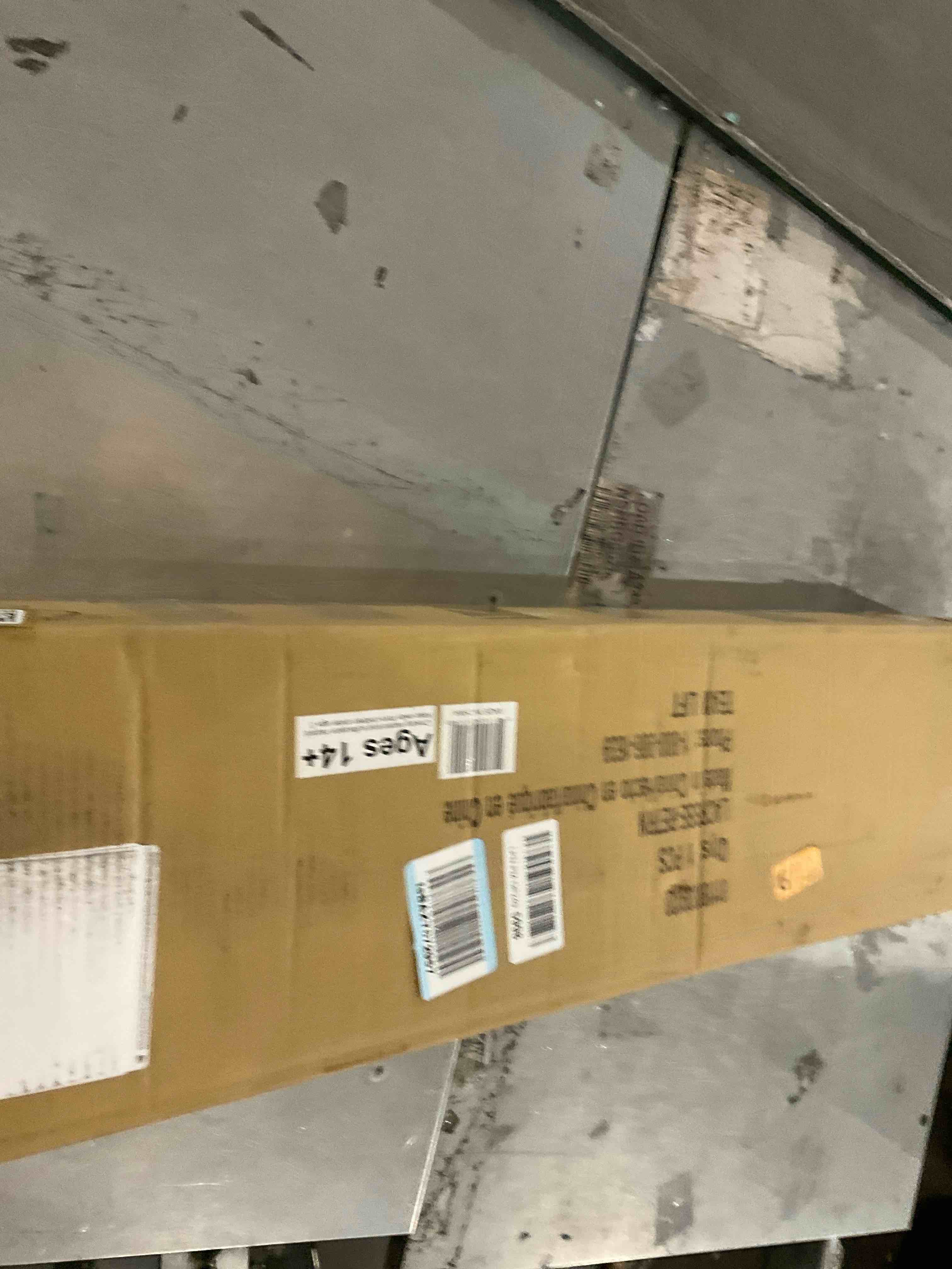 https://s3.amazonaws.com/lotting-images-prod/bidfta/BRN2068955_1745429333480.jpeg