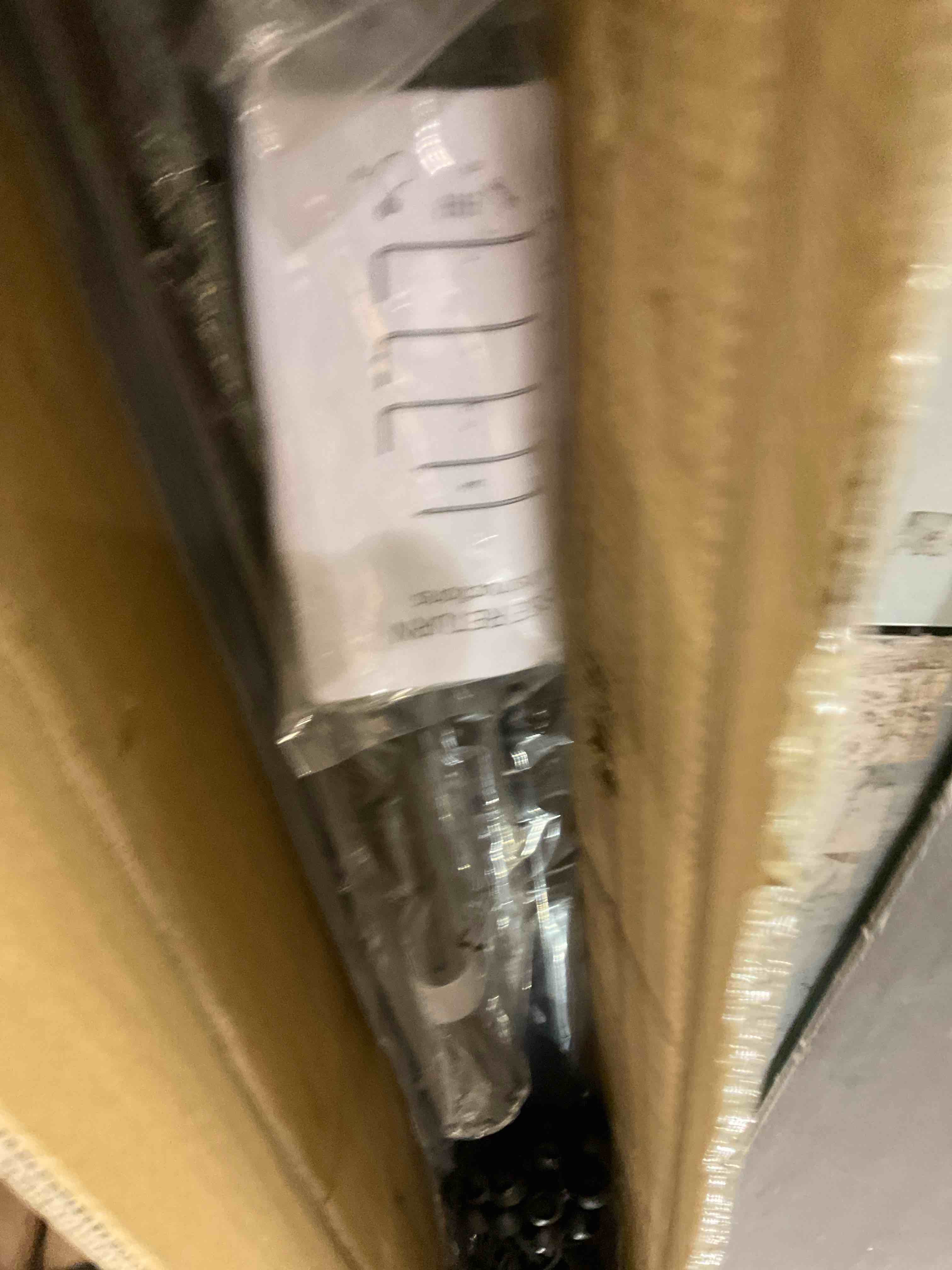 https://s3.amazonaws.com/lotting-images-prod/bidfta/BRN2068955_1745429339314.jpeg