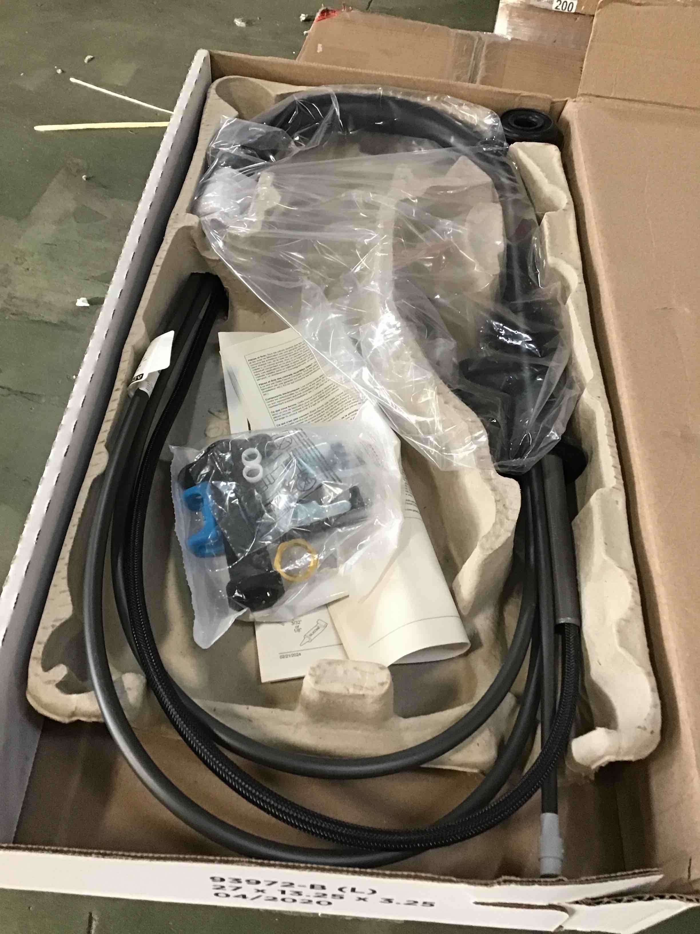 https://s3.amazonaws.com/lotting-images-prod/bidfta/BRN2105037_1742389840738.jpeg